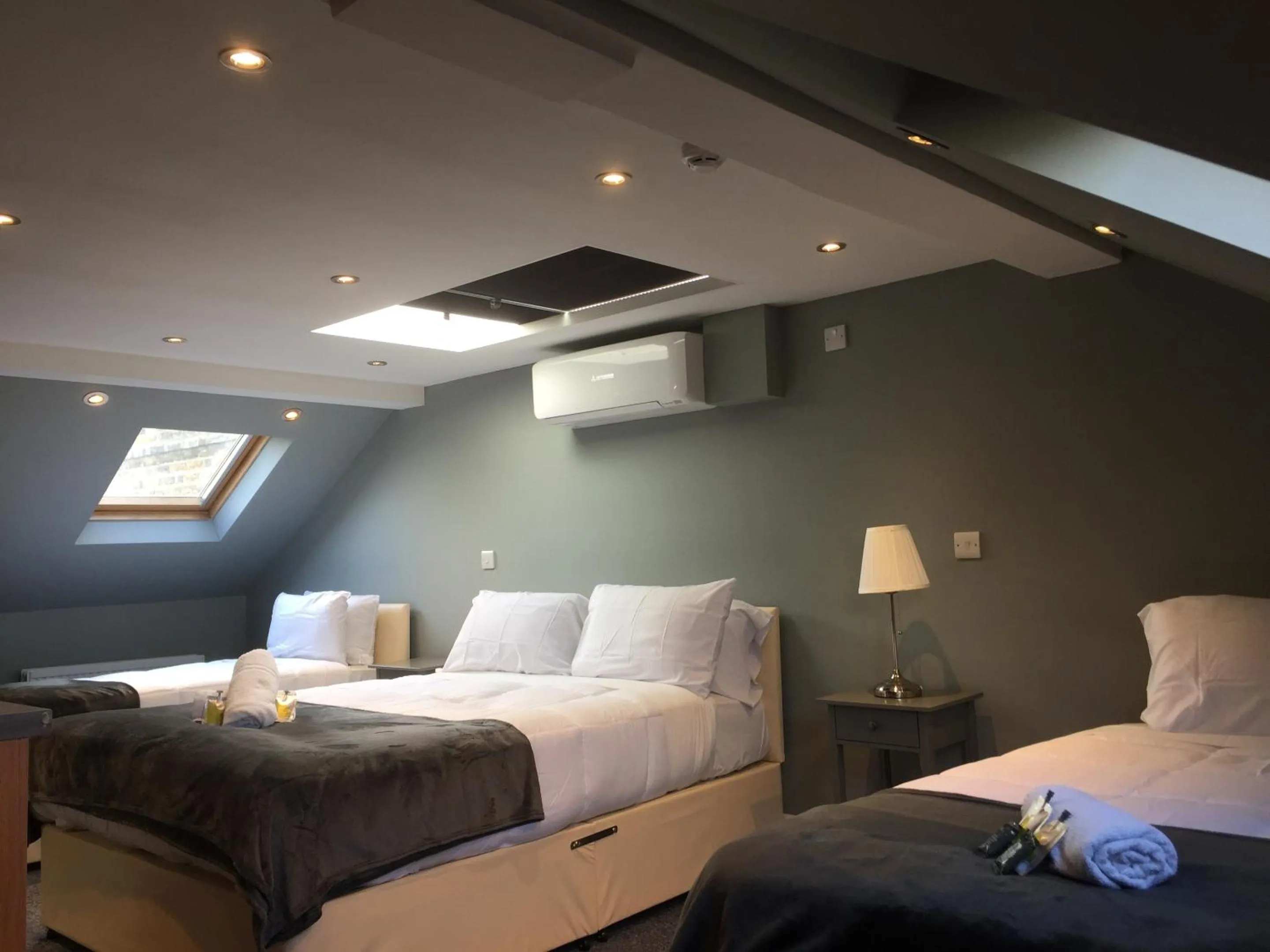 Bedroom, Bed in St Simeon