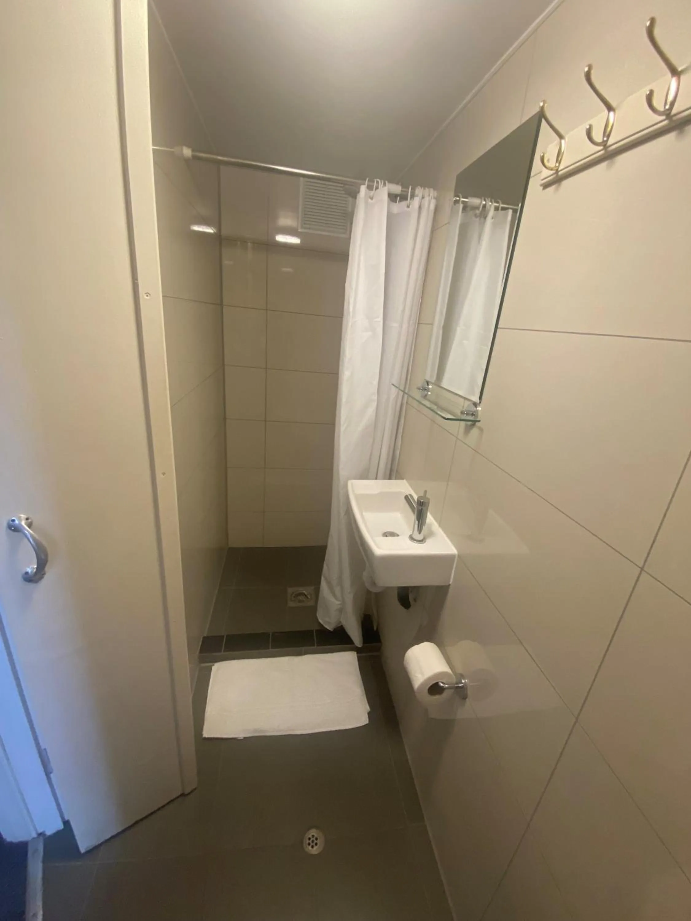 Bathroom in St Simeon