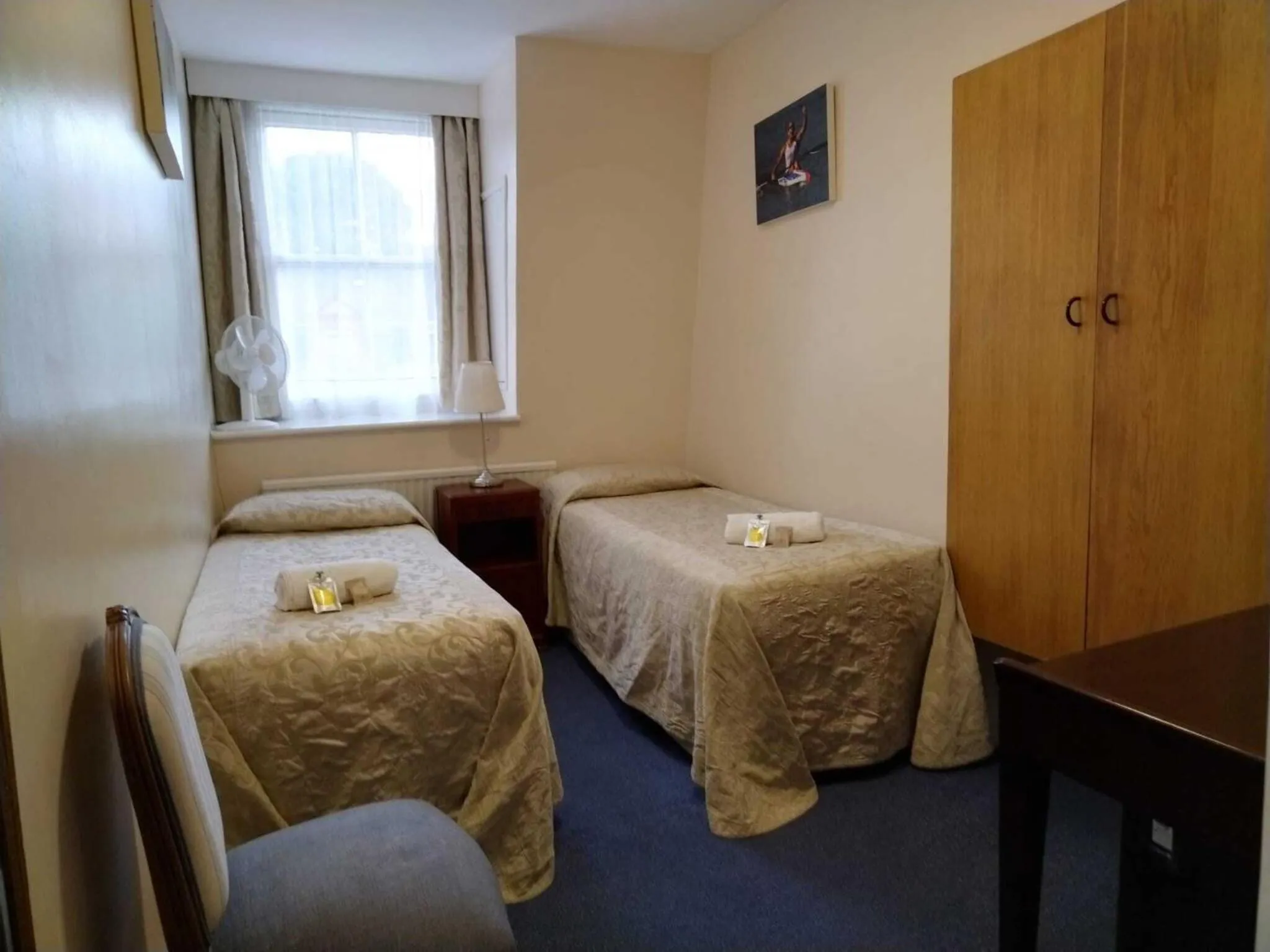 Bedroom, Bed in St Simeon