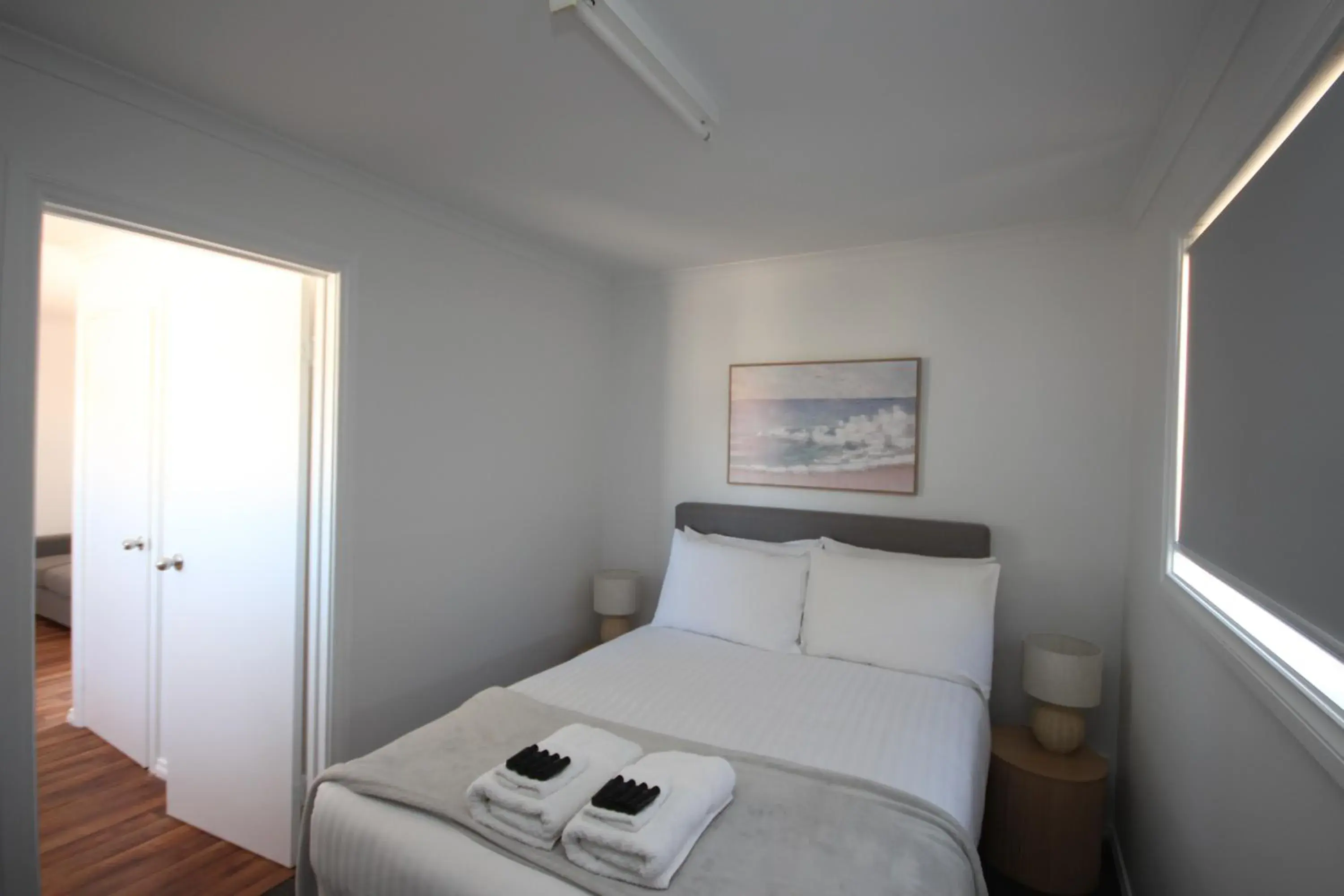 Standard Double Room in Costello Hotels - Moonta Bay Cabins Standard Double Room in Costello Hotels - Moonta Bay Cabins
