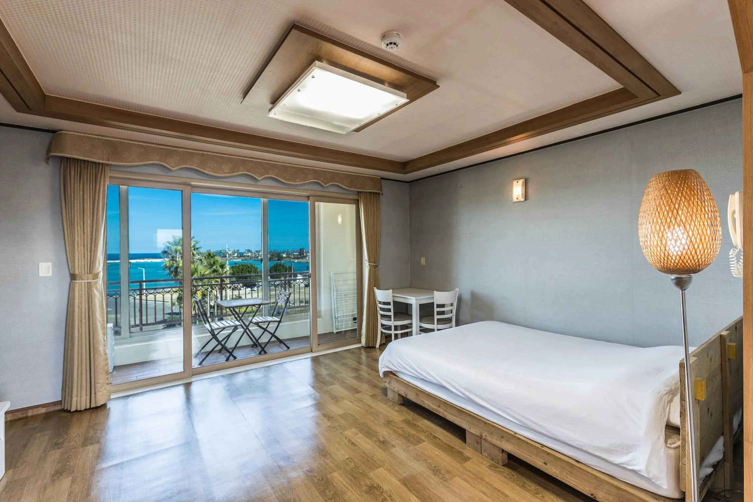 Photo of the whole room, Bed in Sea Eco Beach