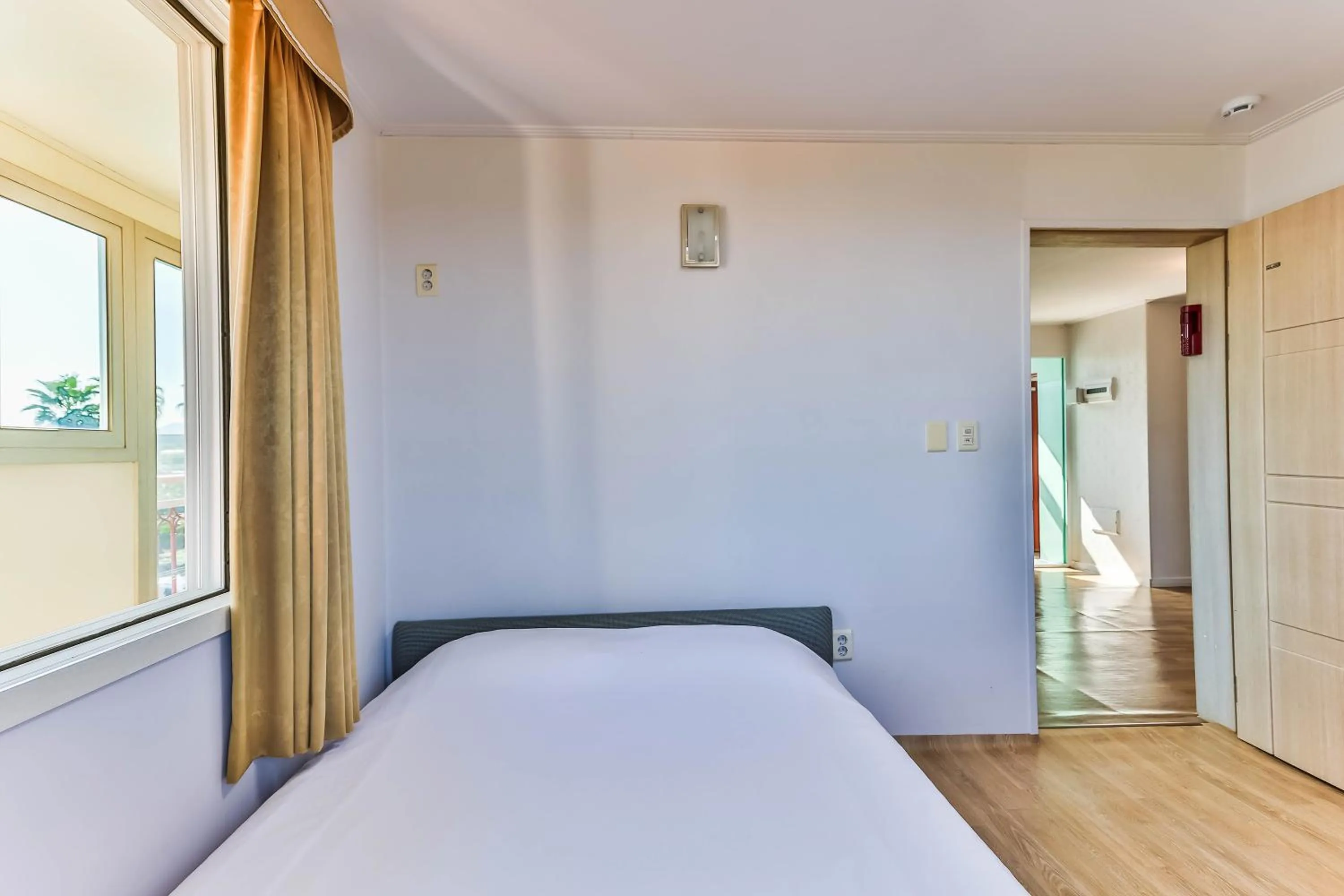 Bed in Sea Eco Beach