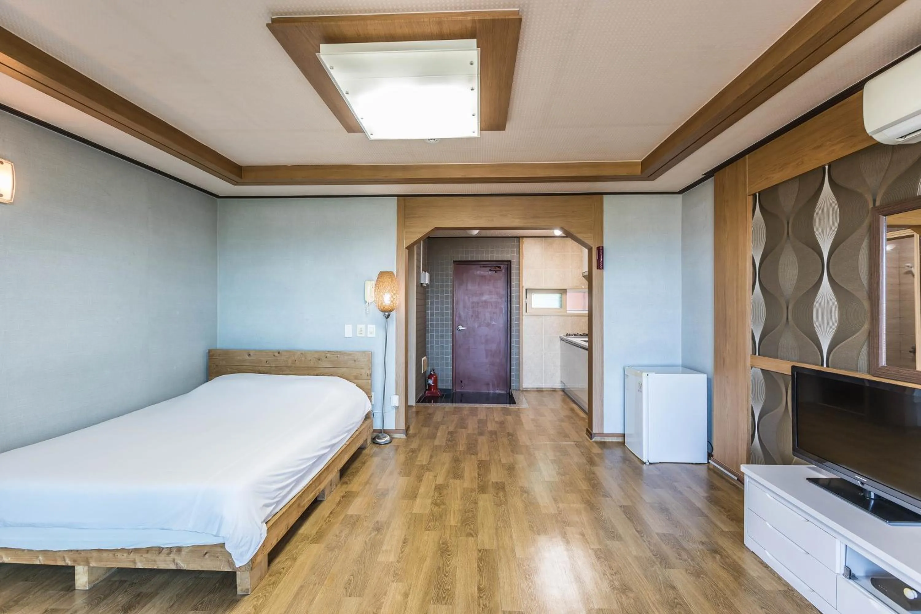 Photo of the whole room, Bed in Sea Eco Beach