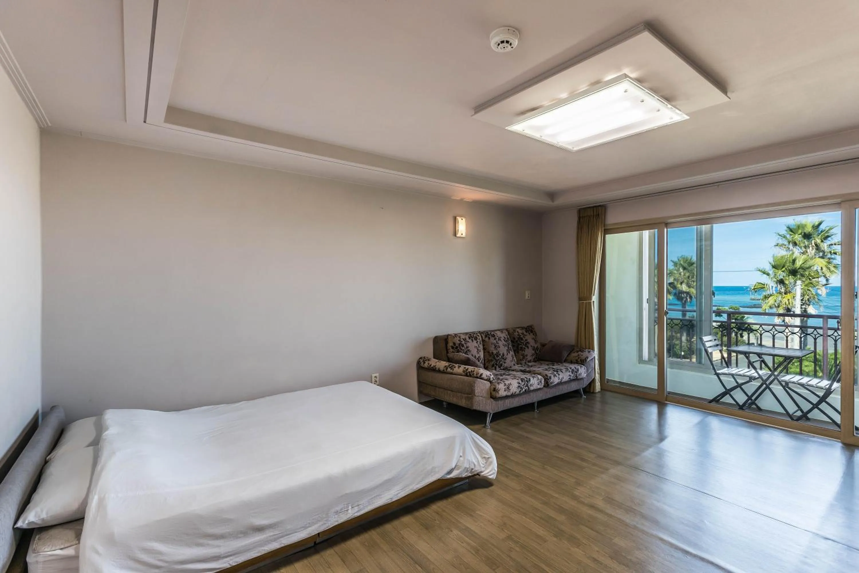 Photo of the whole room, Bed in Sea Eco Beach