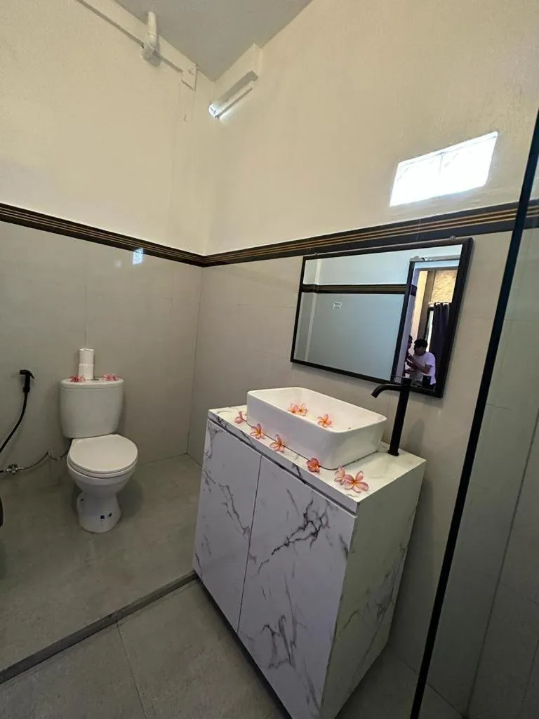 Shower in Kelingking Sunset Point Hotel & Spa