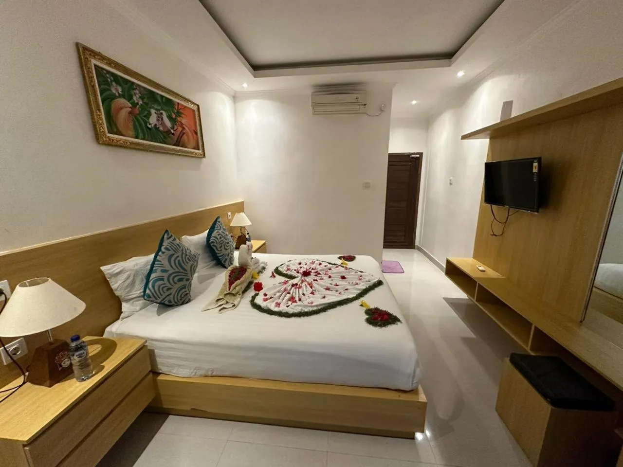 TV and multimedia, Bed in Kelingking Sunset Point Hotel & Spa