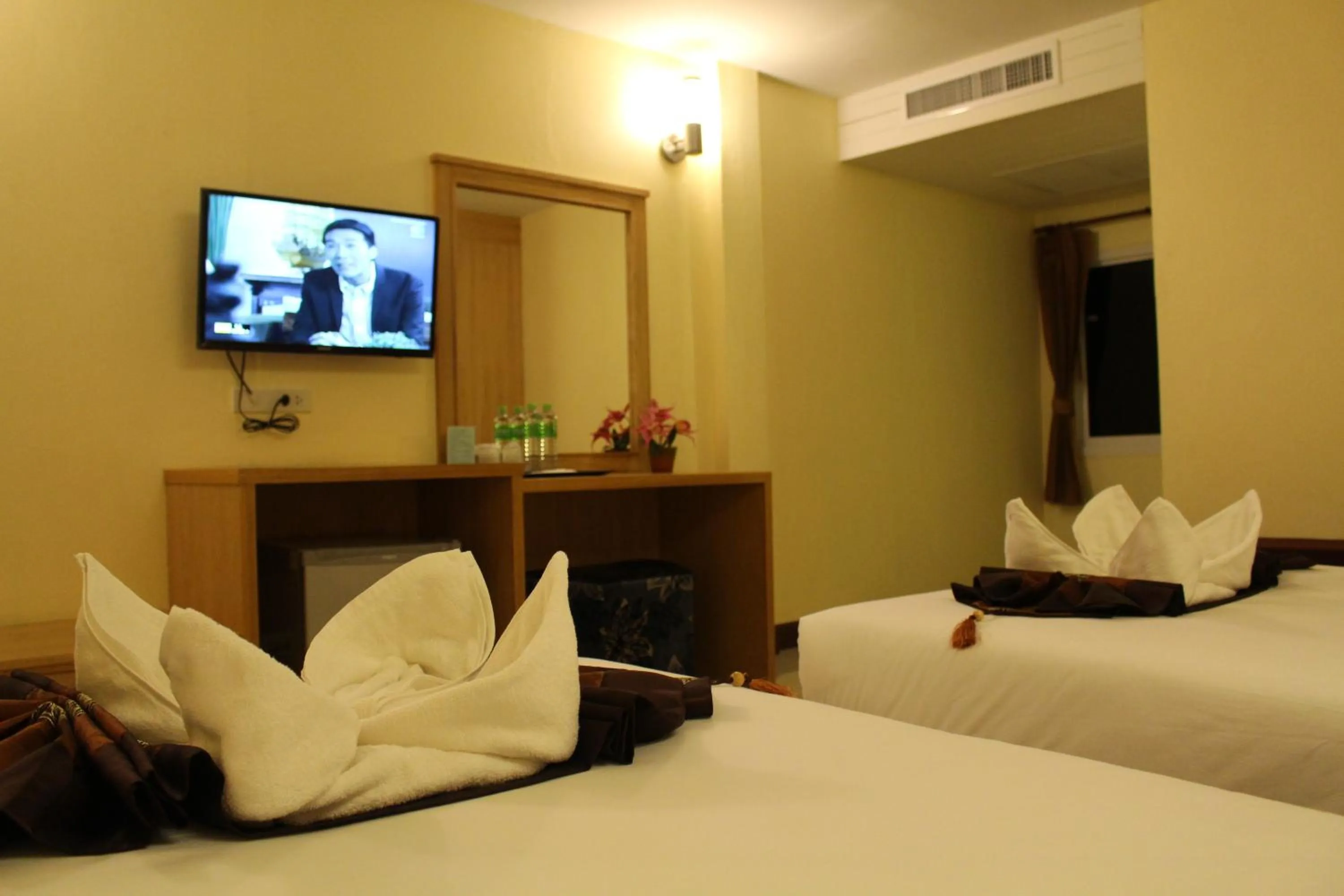 Photo of the whole room, Bed in The Lephant Hotel