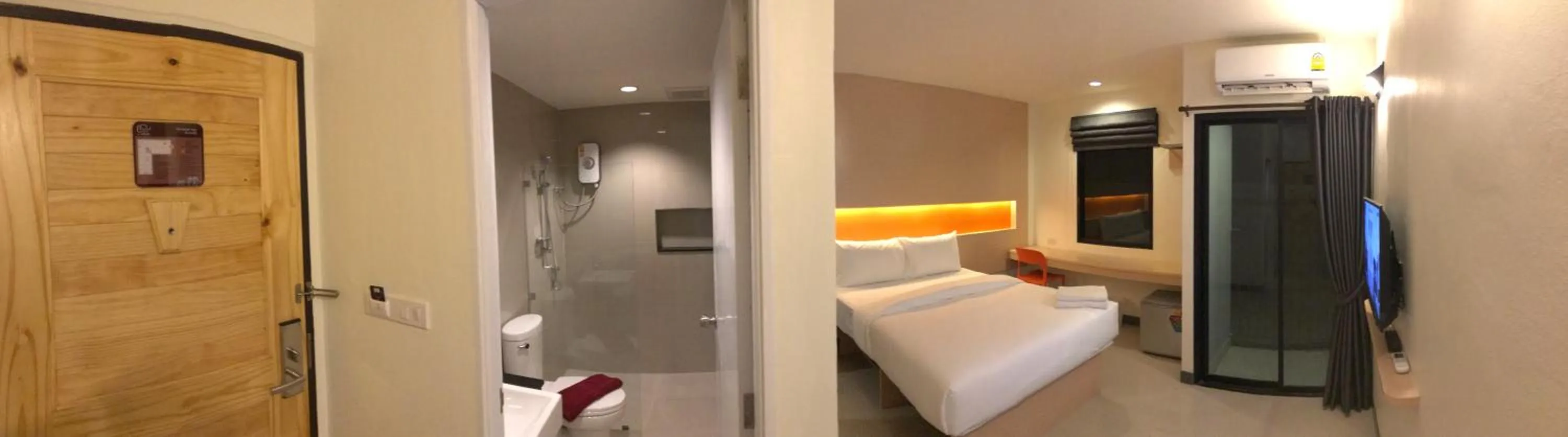 Photo of the whole room, Bed in The Lephant Hotel