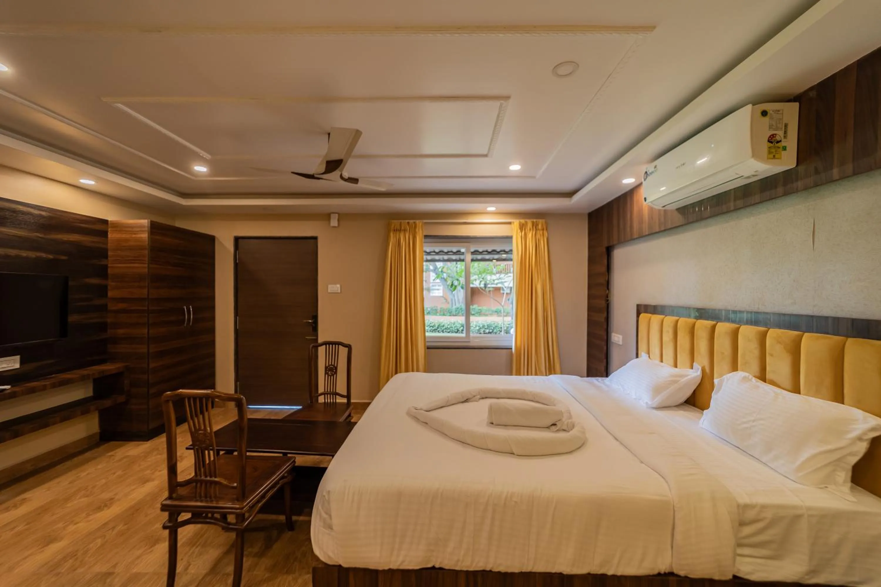 Bedroom, Bed in Magizhvanam