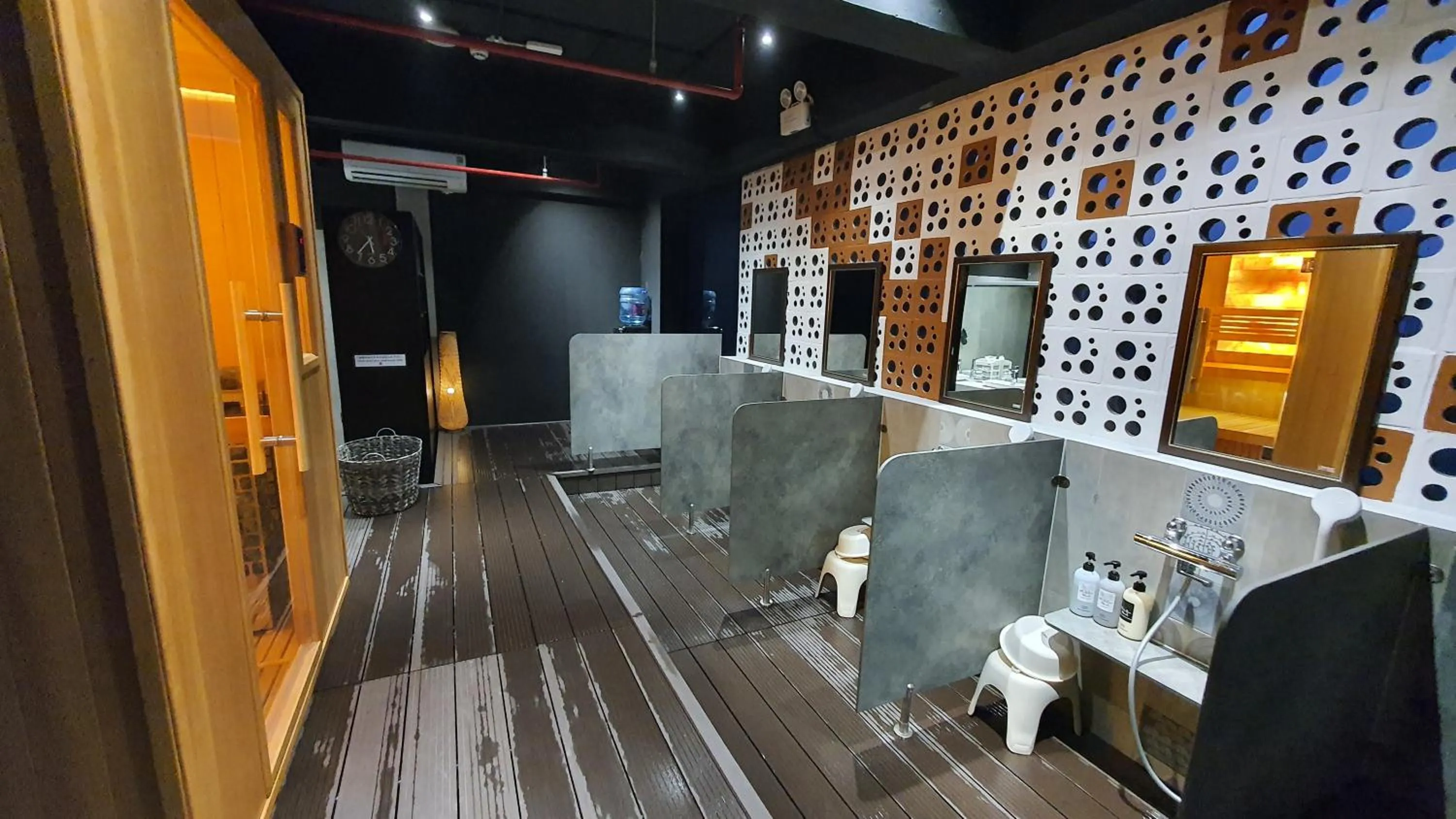 Public Bath in MOMIZI HANOI 2 - PHAN KE BINH