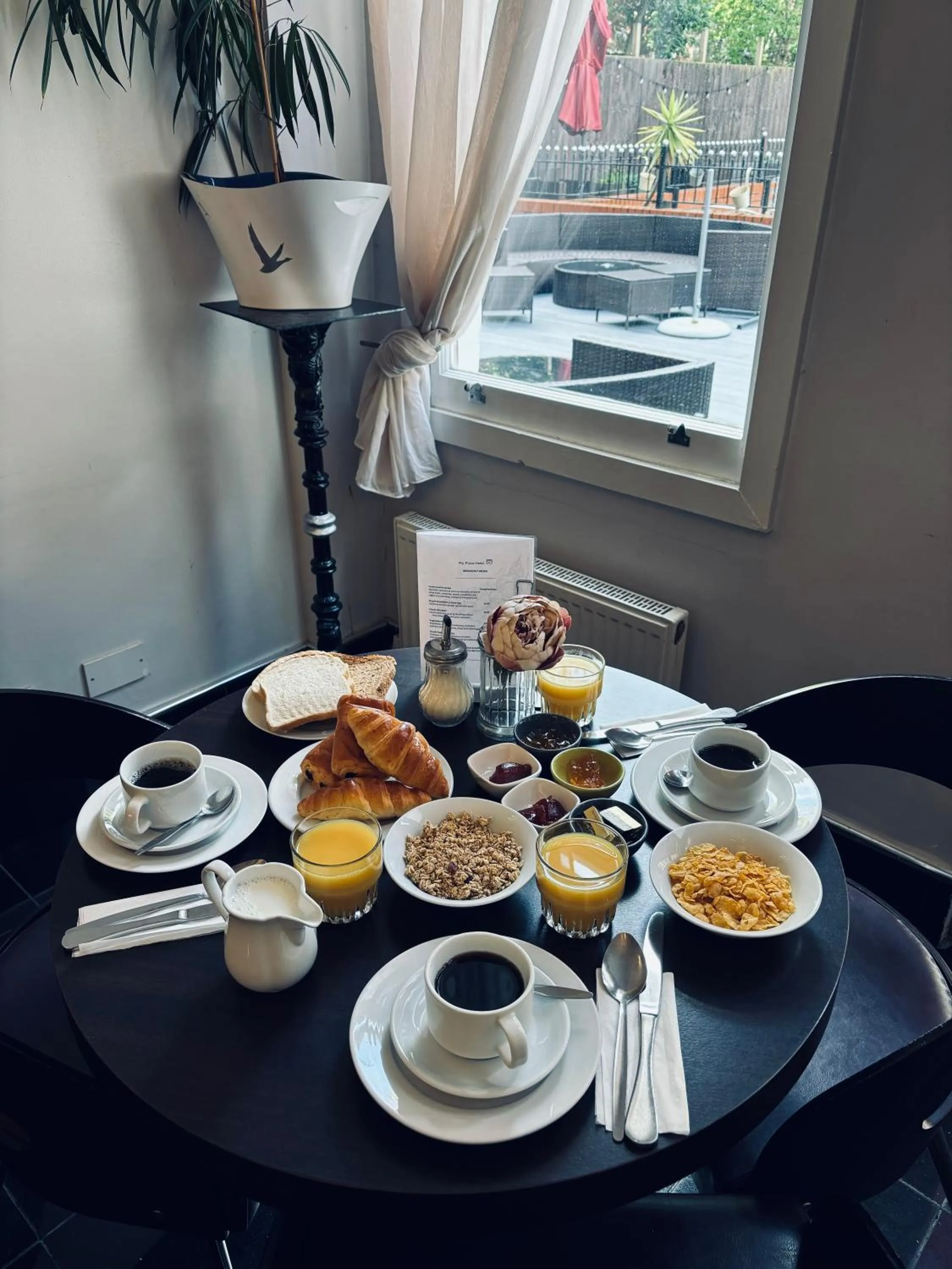 Breakfast in My Place Hotel