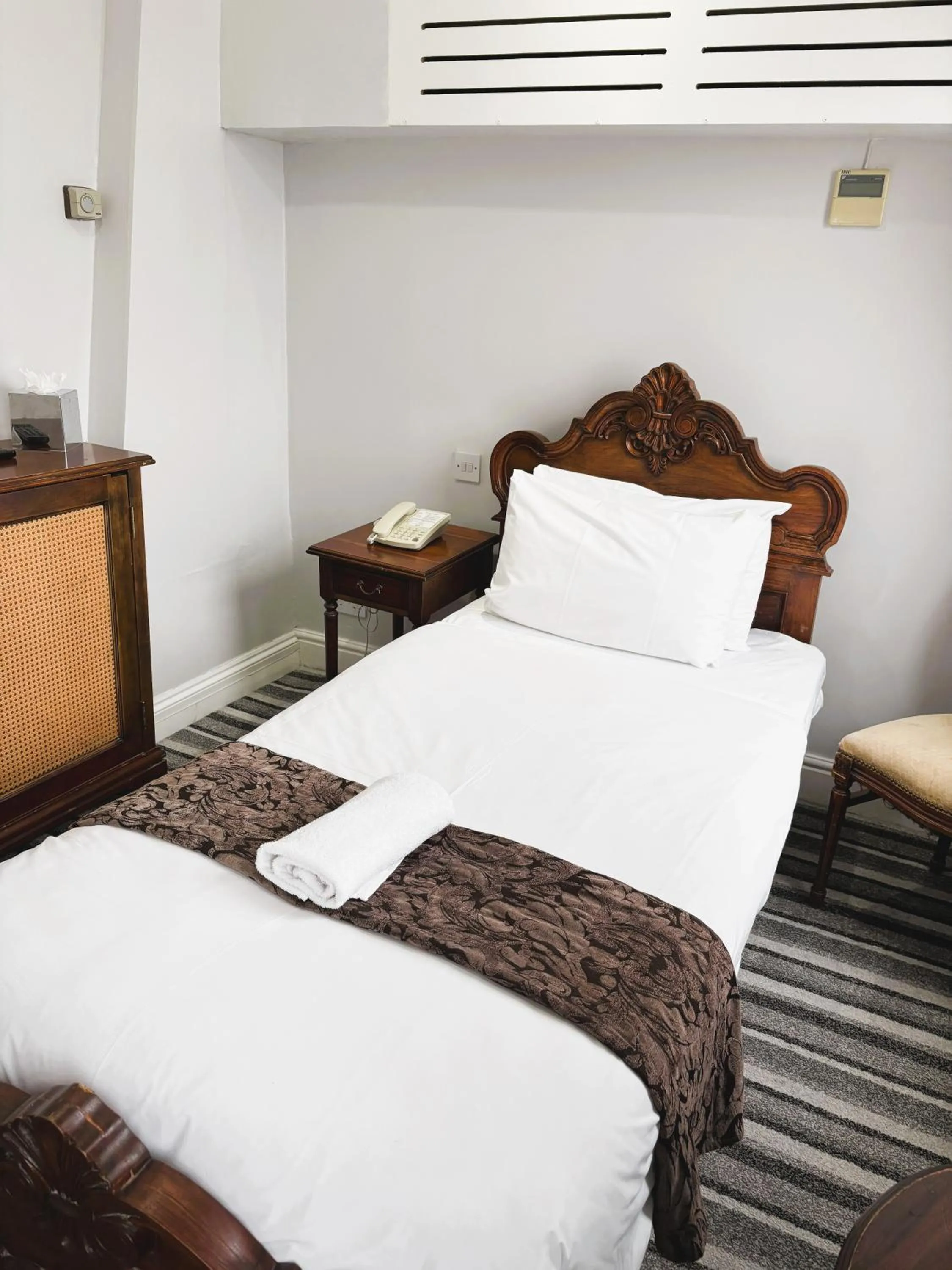 Bed in My Place Hotel