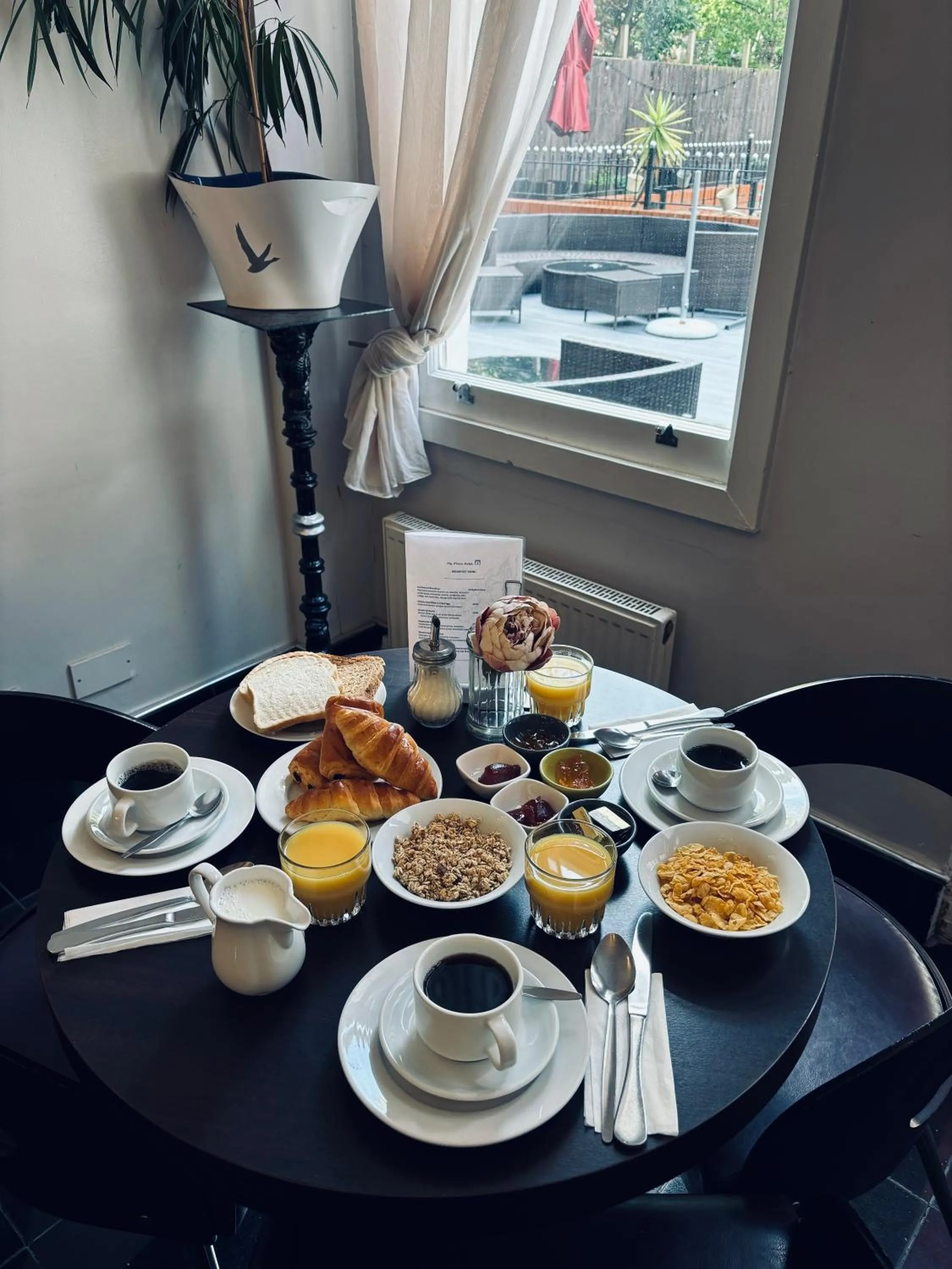 Breakfast in My Place Hotel
