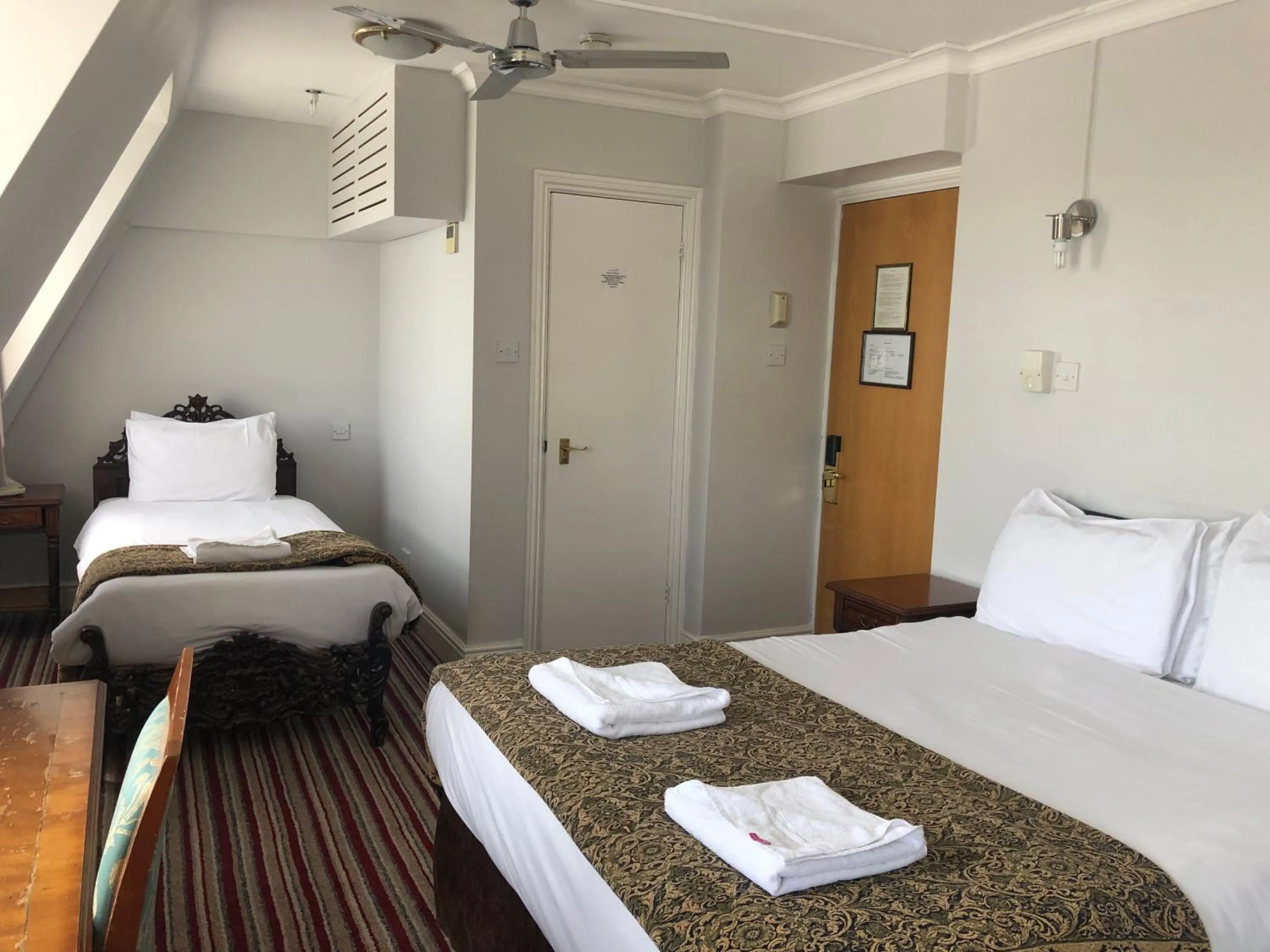 Bed in My Place Hotel