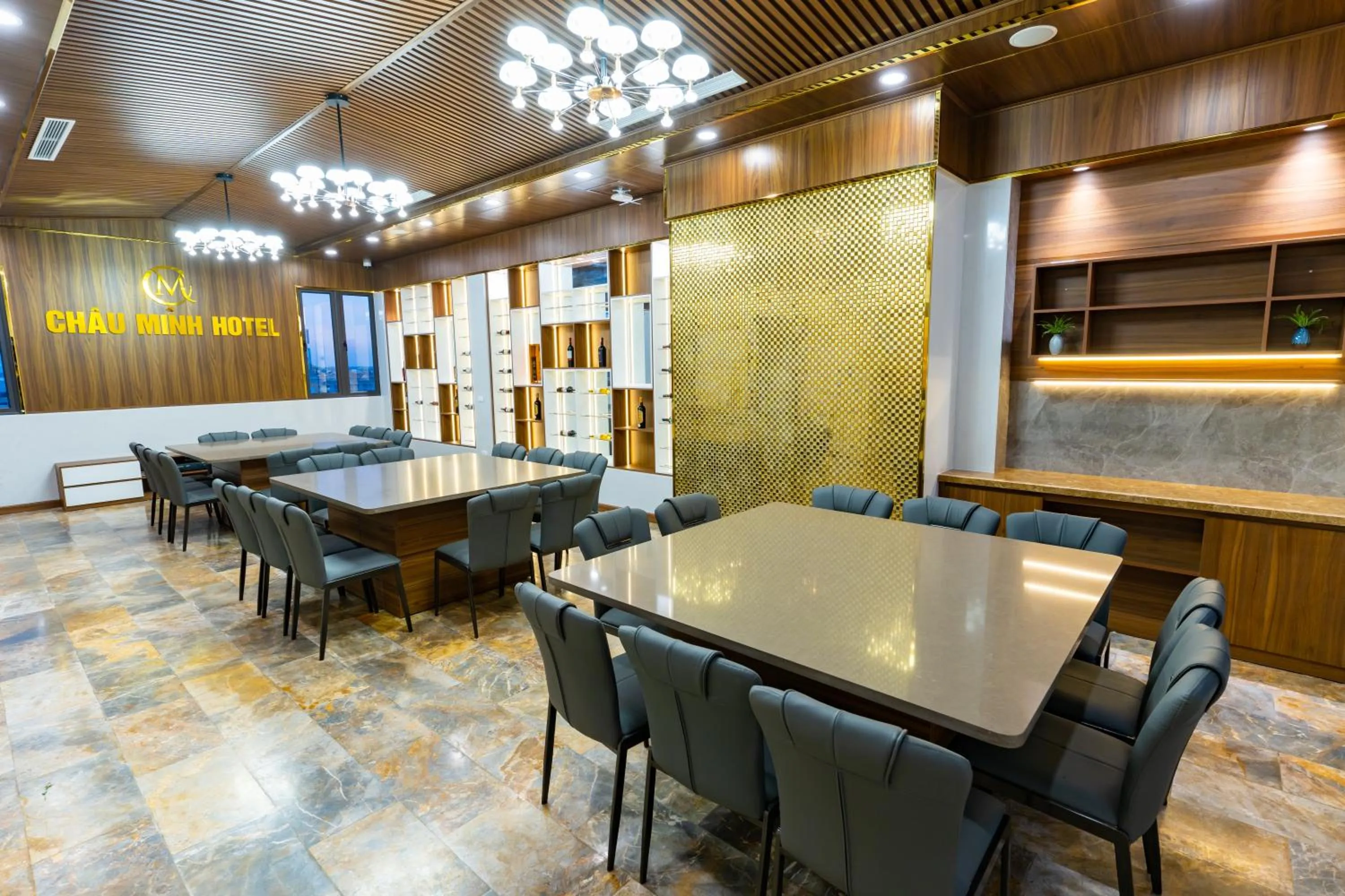 Restaurant/places to eat in CM Hotel & Apartment