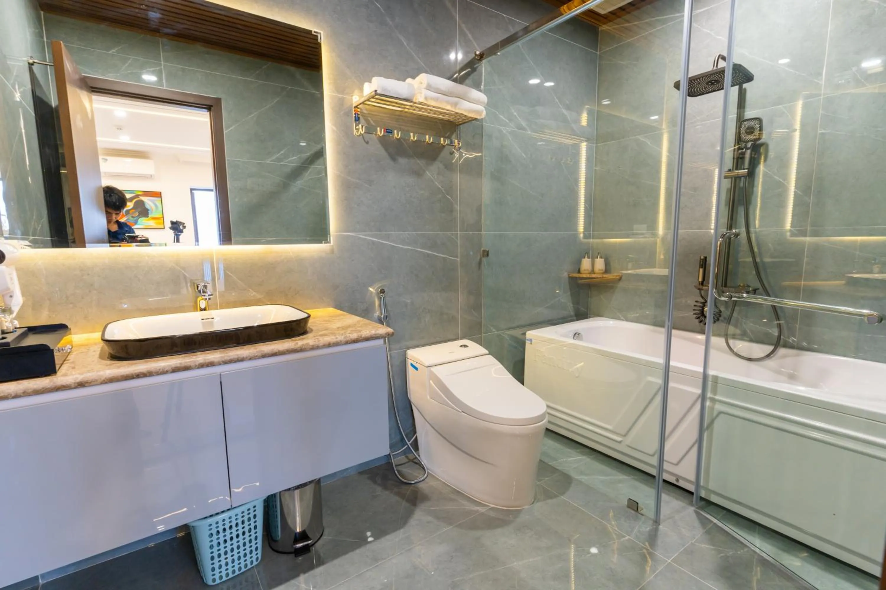 CM Hotel & Apartment