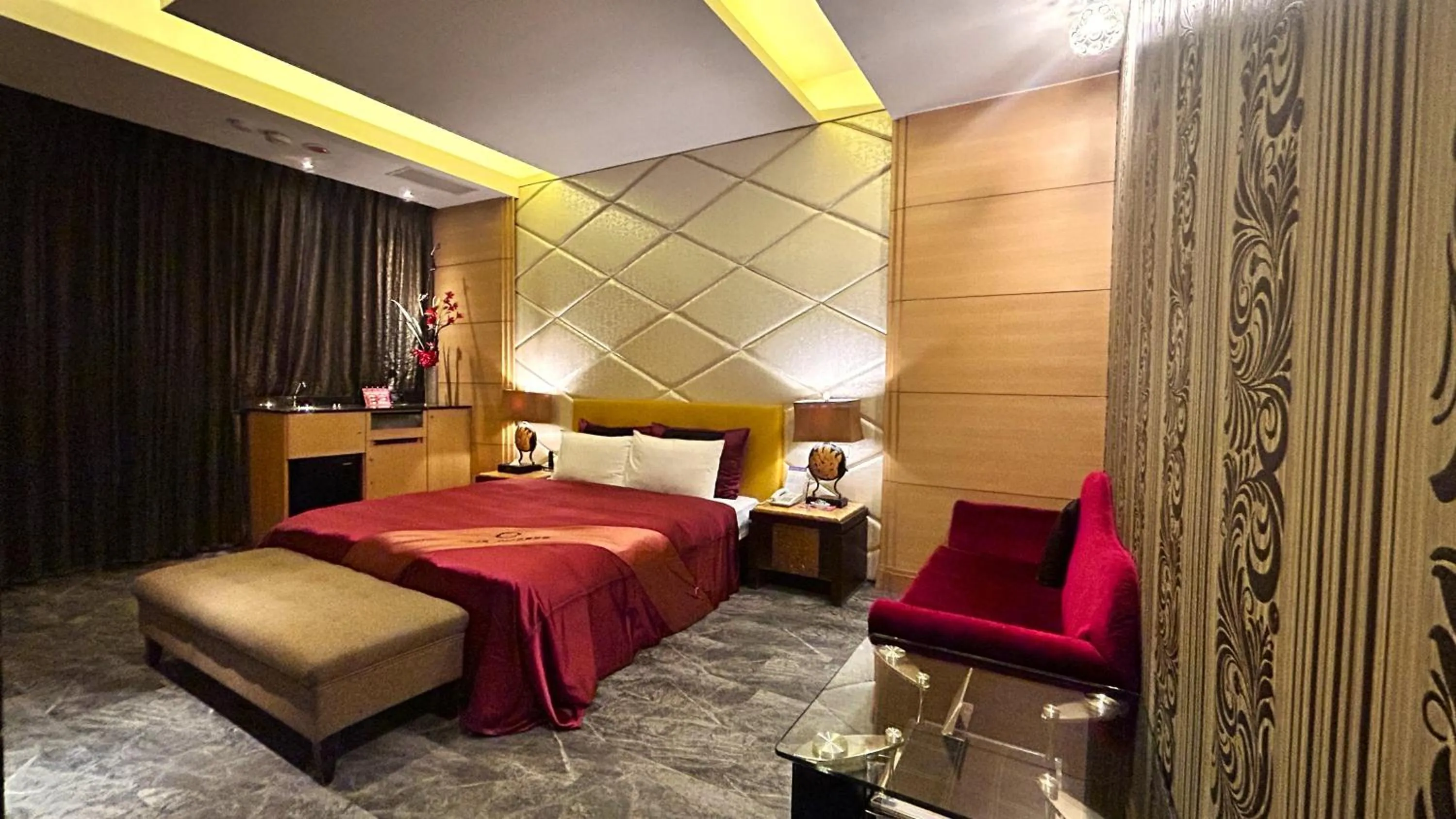 Bed in Shining Motel