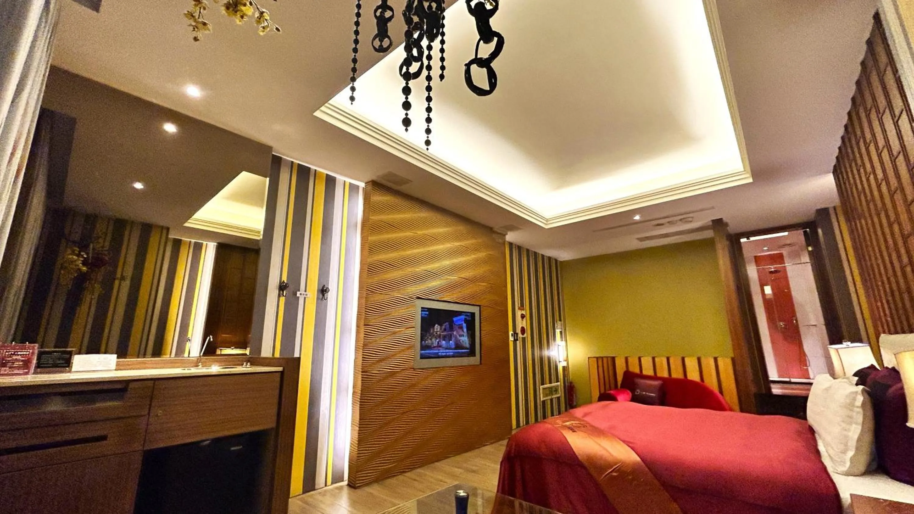 Bed in Shining Motel