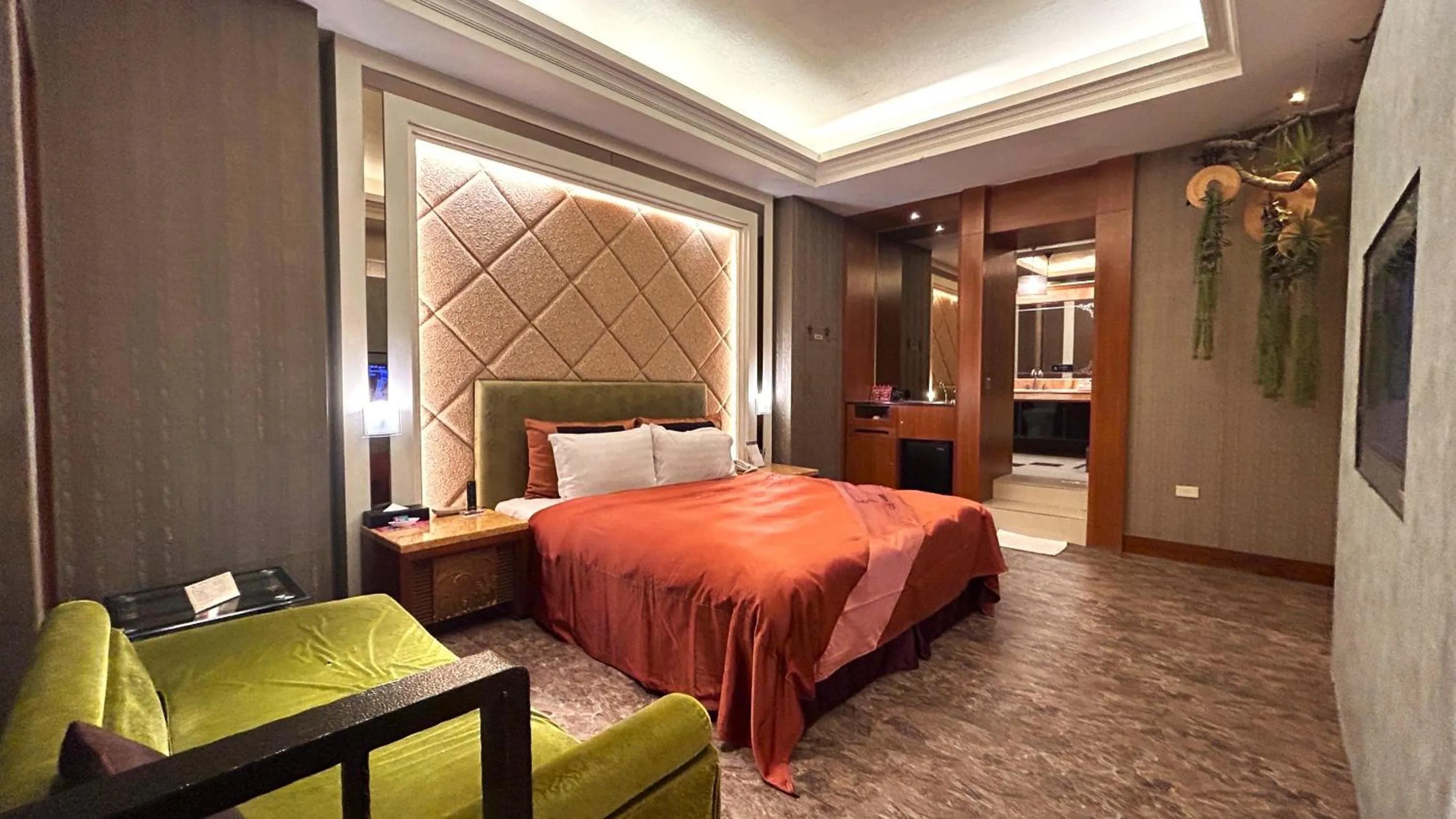 Bed in Shining Motel