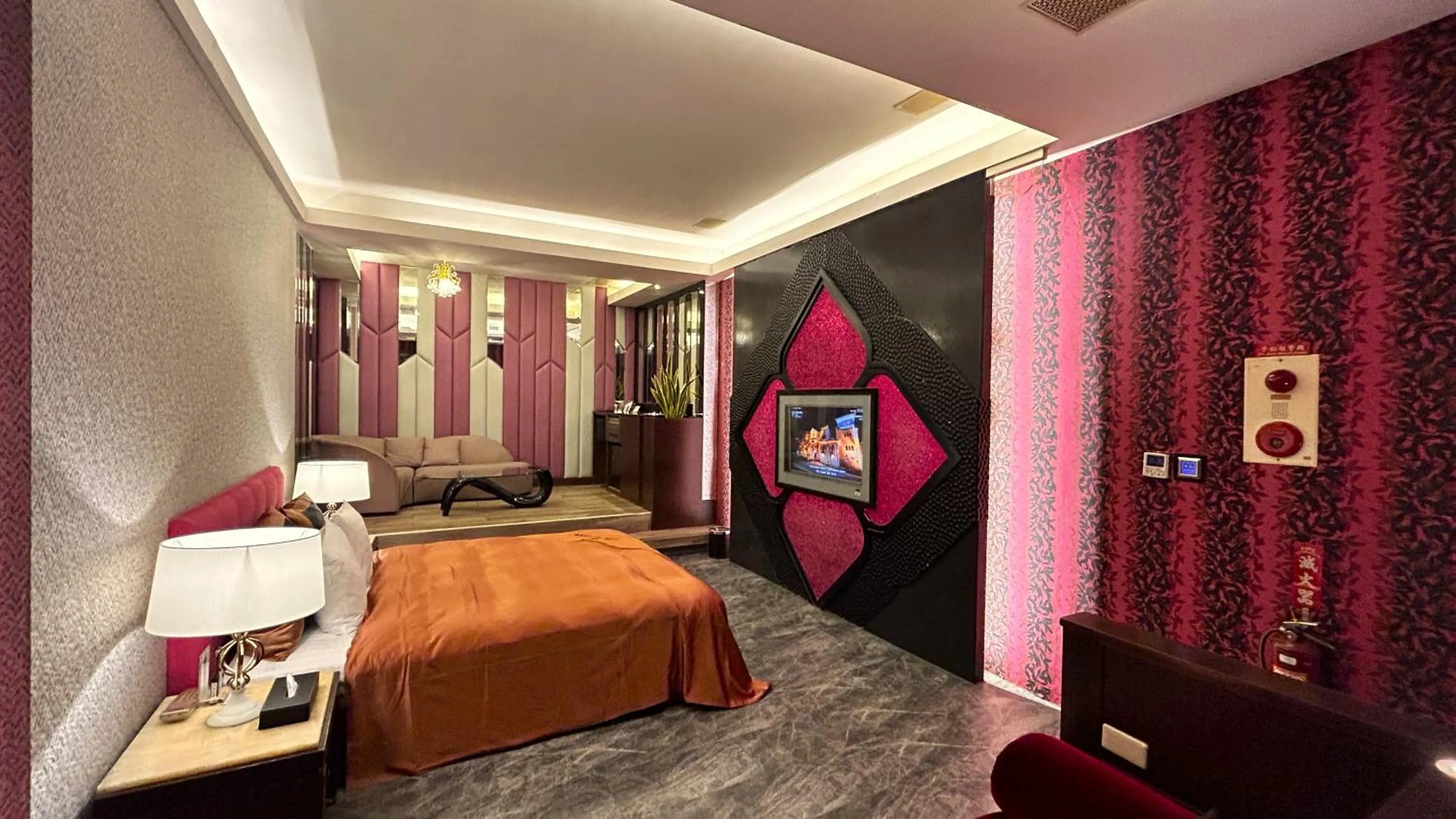 Bed in Shining Motel