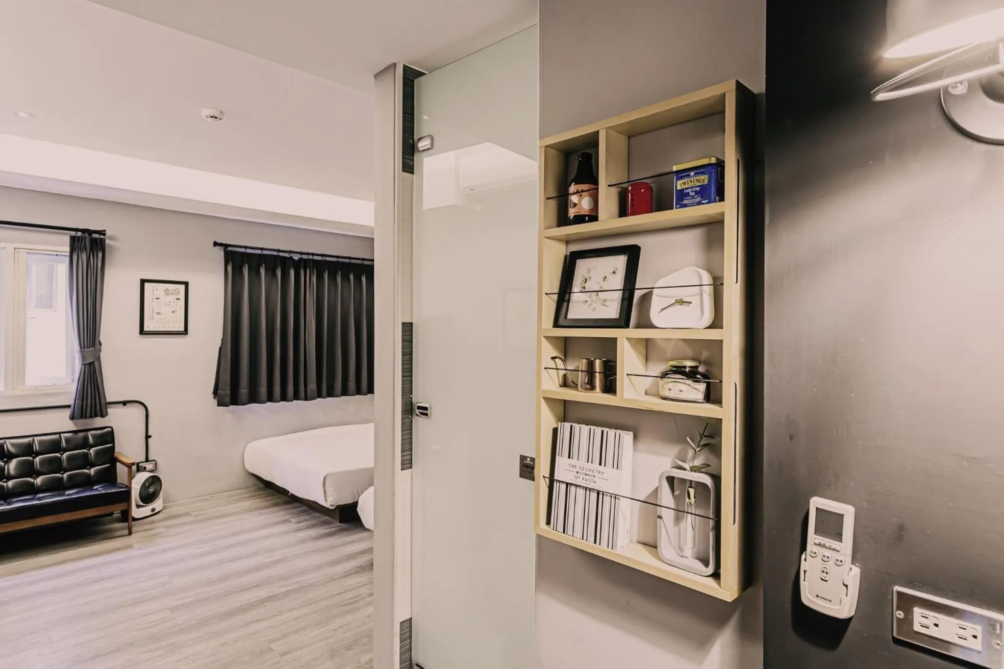 Decorative detail in 仁愛小公館-市區近東大門