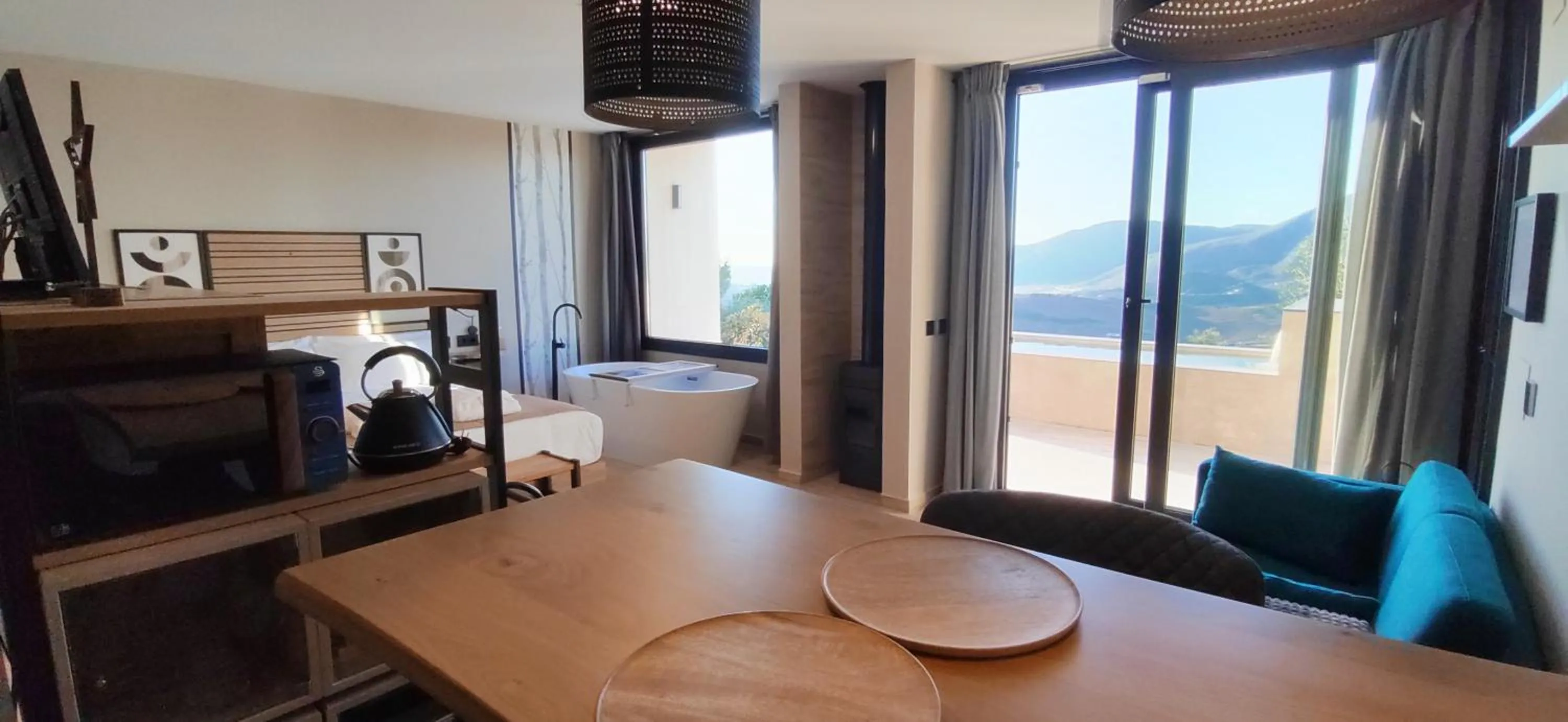 Photo of the whole room in Las estrellas del duende