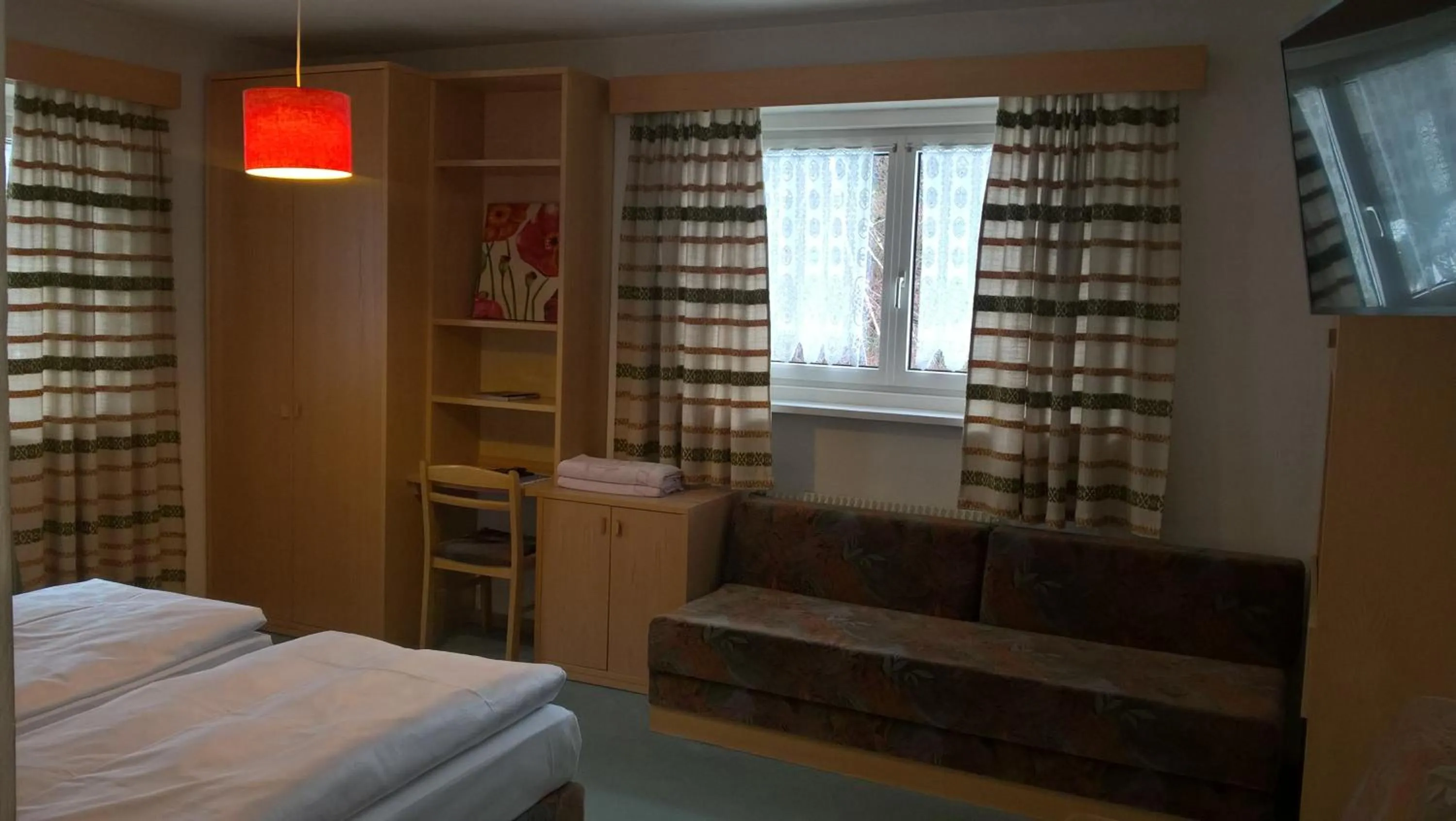 Photo of the whole room, Bed in Hotel Rodes