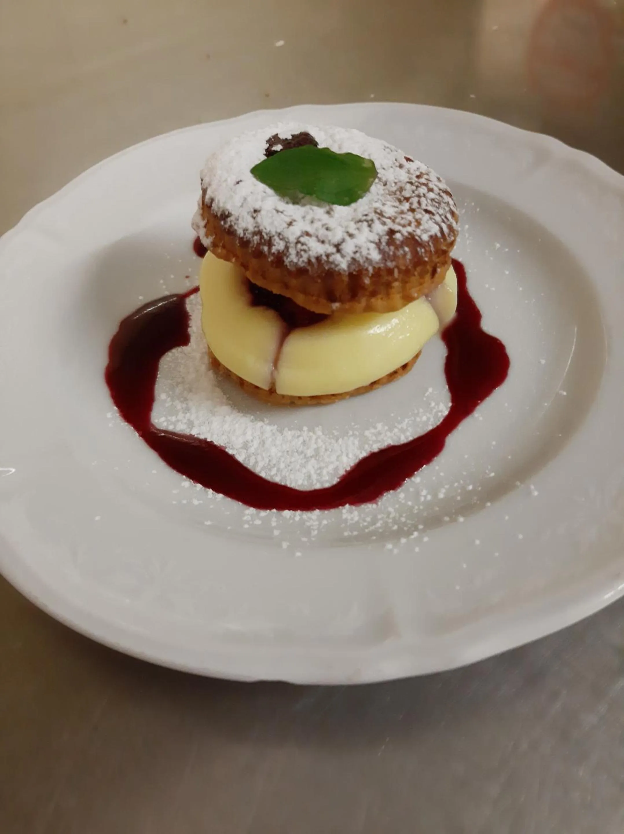 Restaurant/places to eat in Hotel Rodes