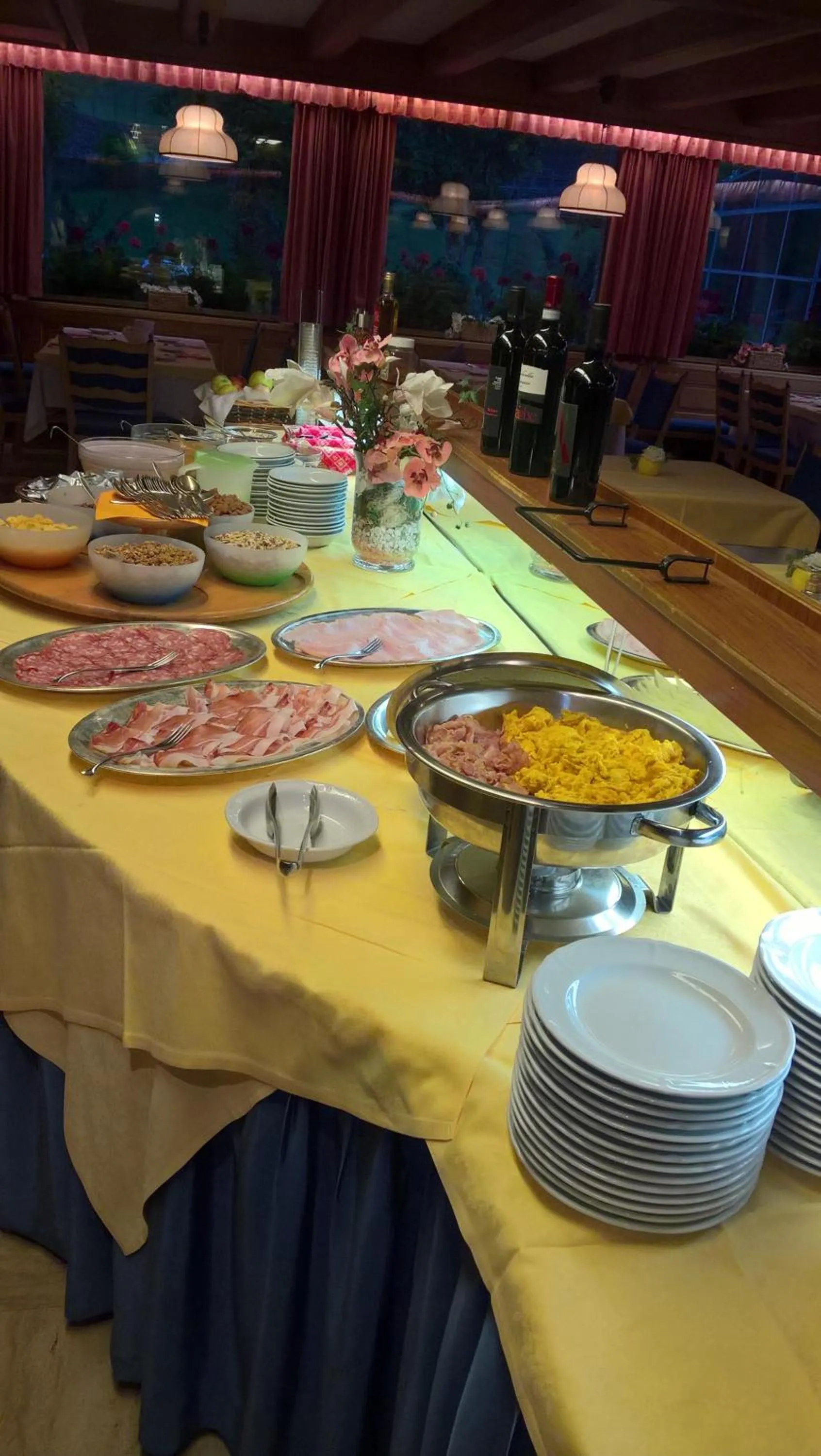 Breakfast in Hotel Rodes