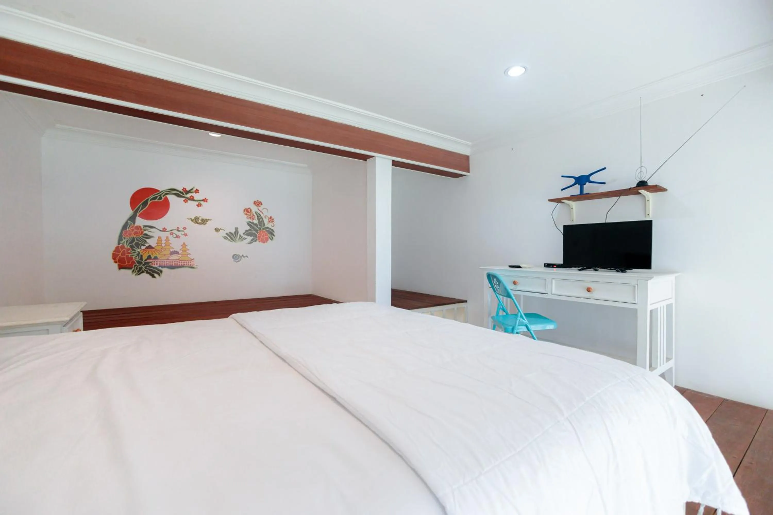 Bed in Urbanview Blessing Residence Surabaya by RedDoorz