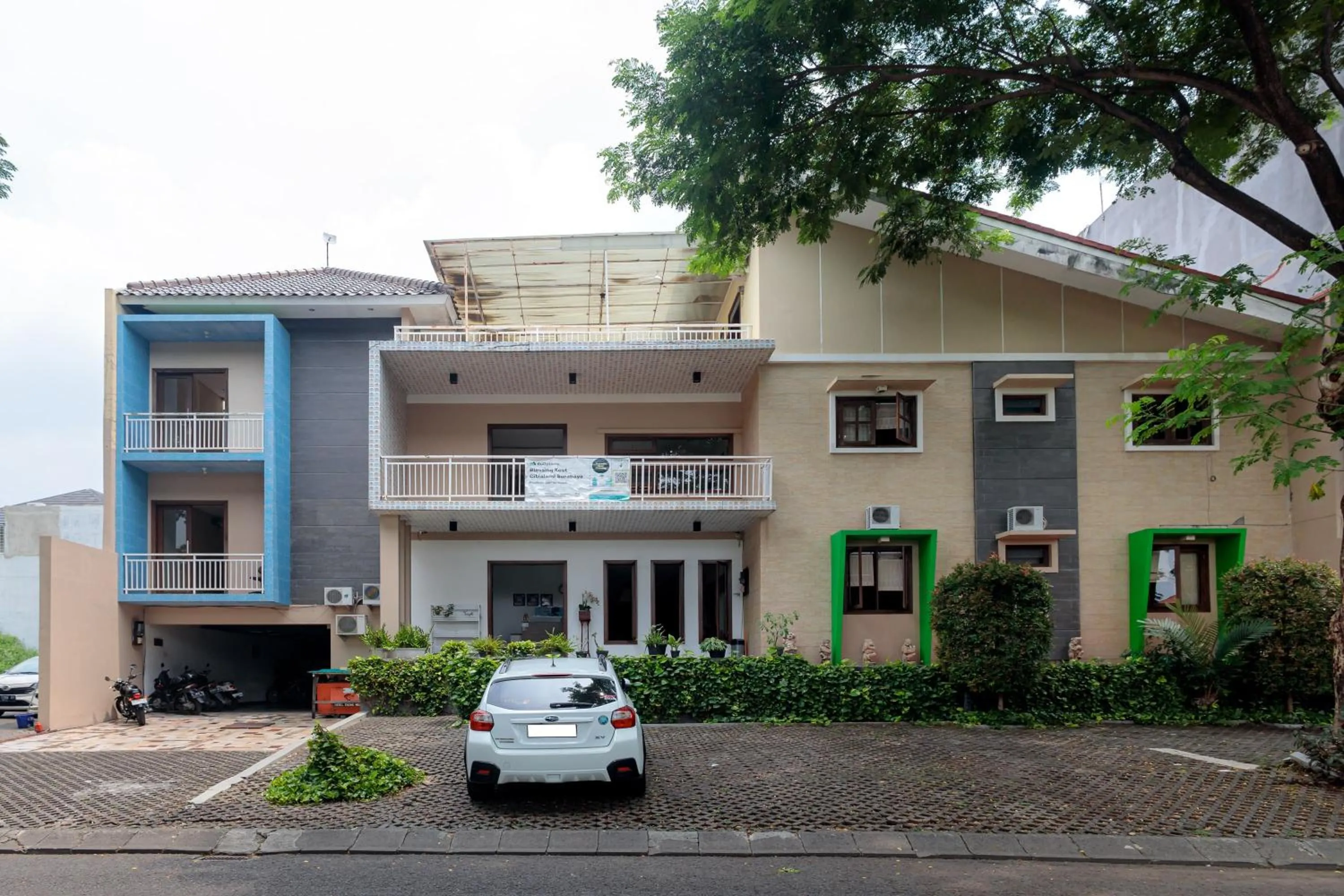 Property building in Urbanview Blessing Residence Surabaya by RedDoorz