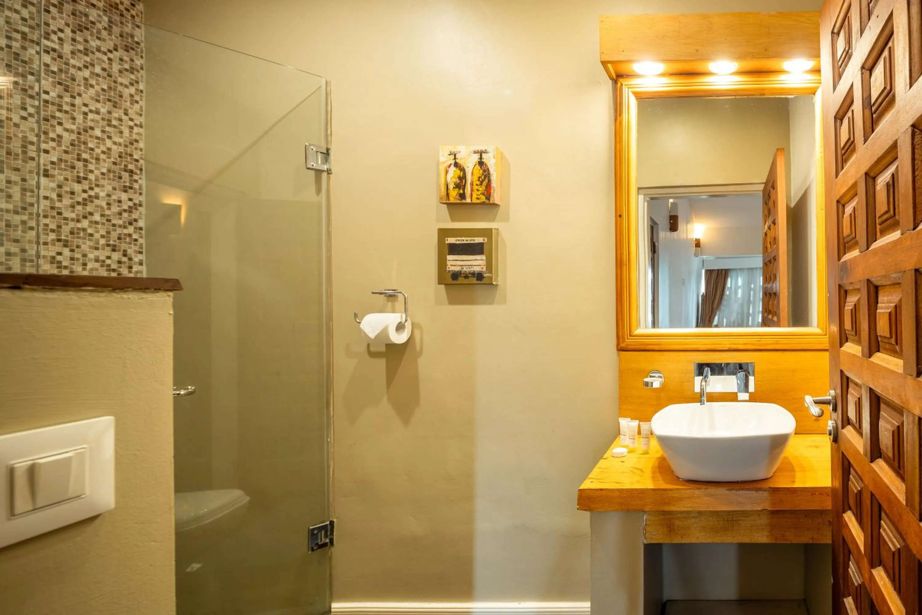 Shower in Olma Hotel & Suites