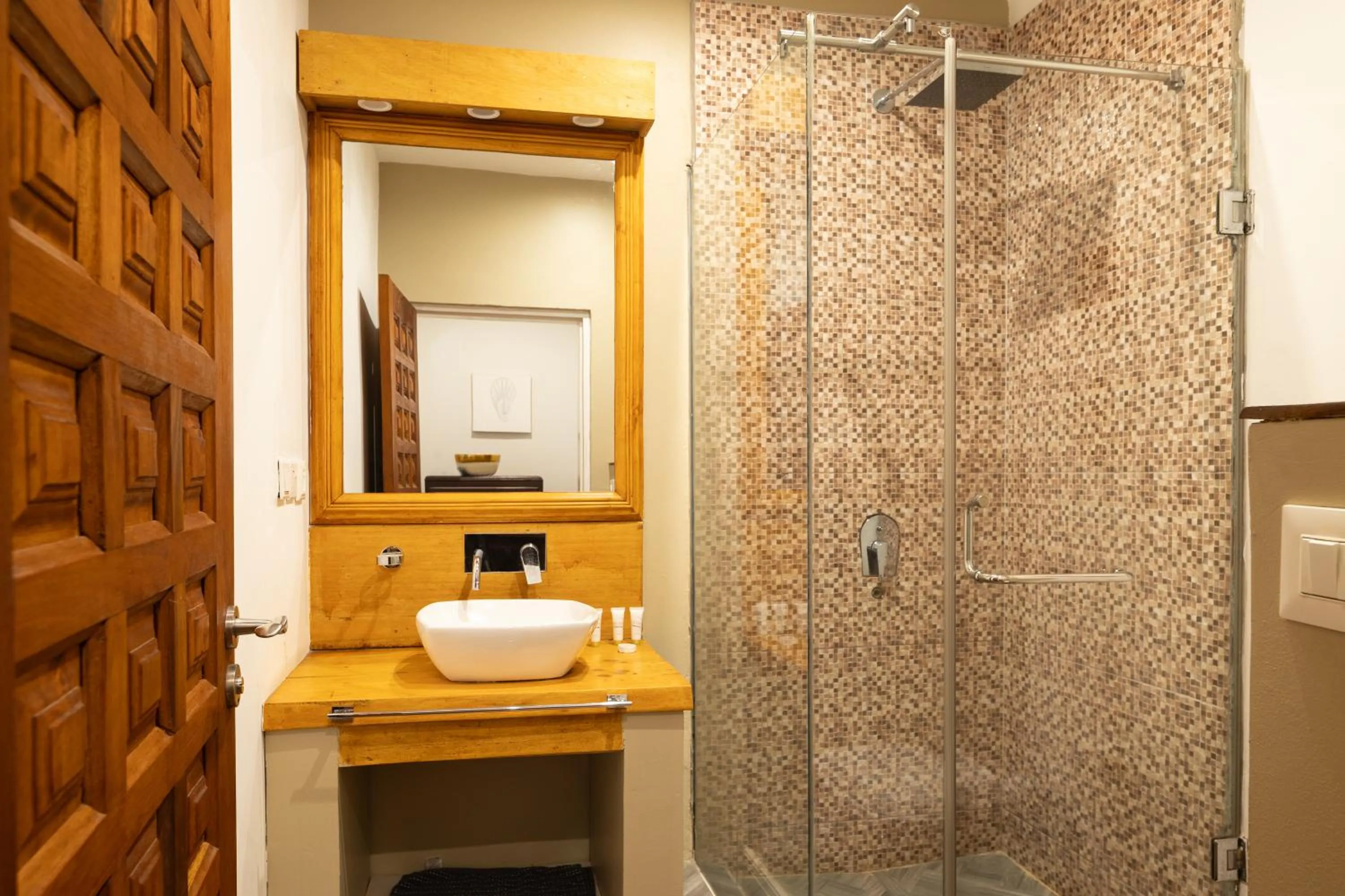 Shower in Olma Hotel & Suites