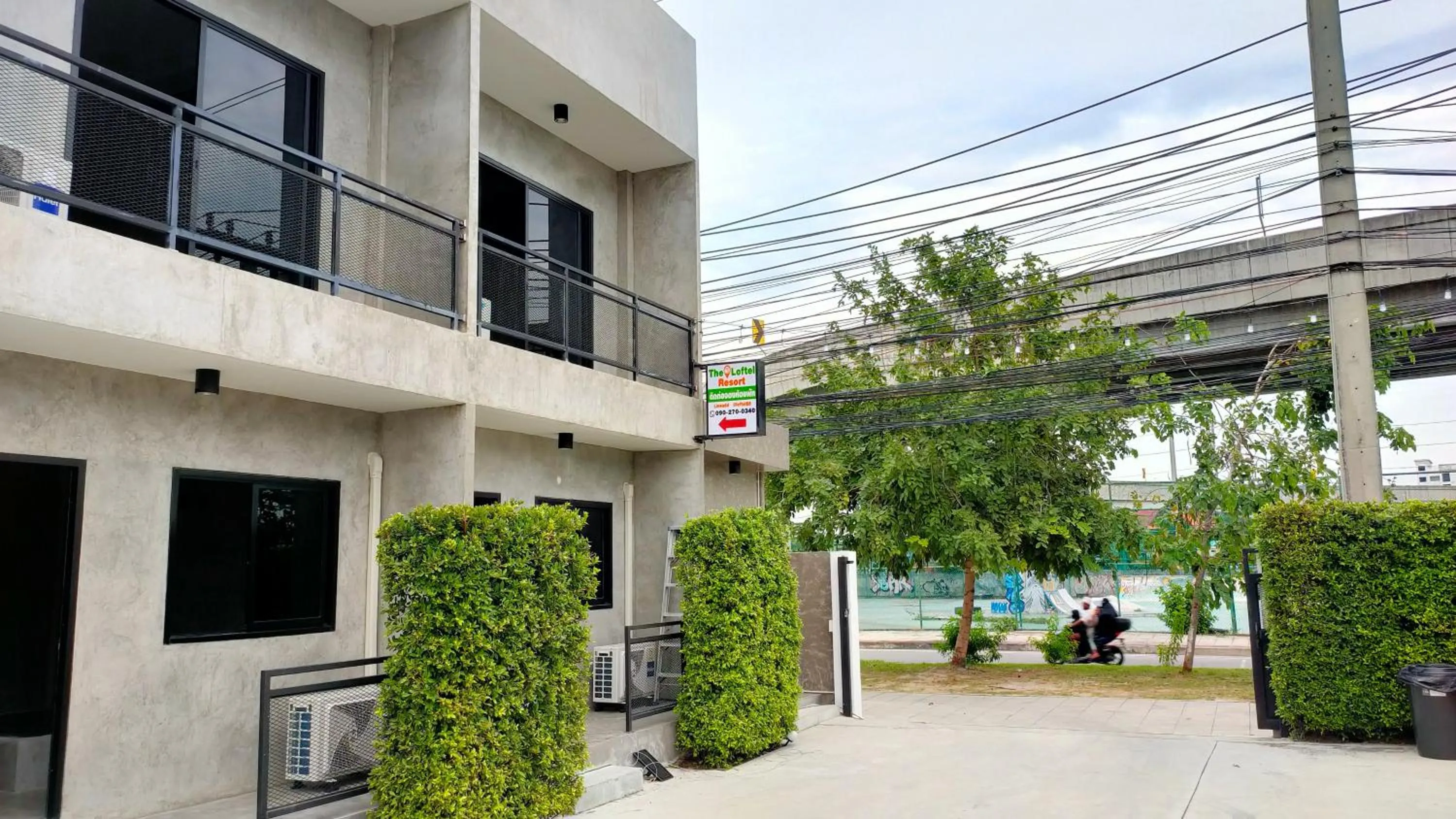 Facade/entrance in The Loftel Resort