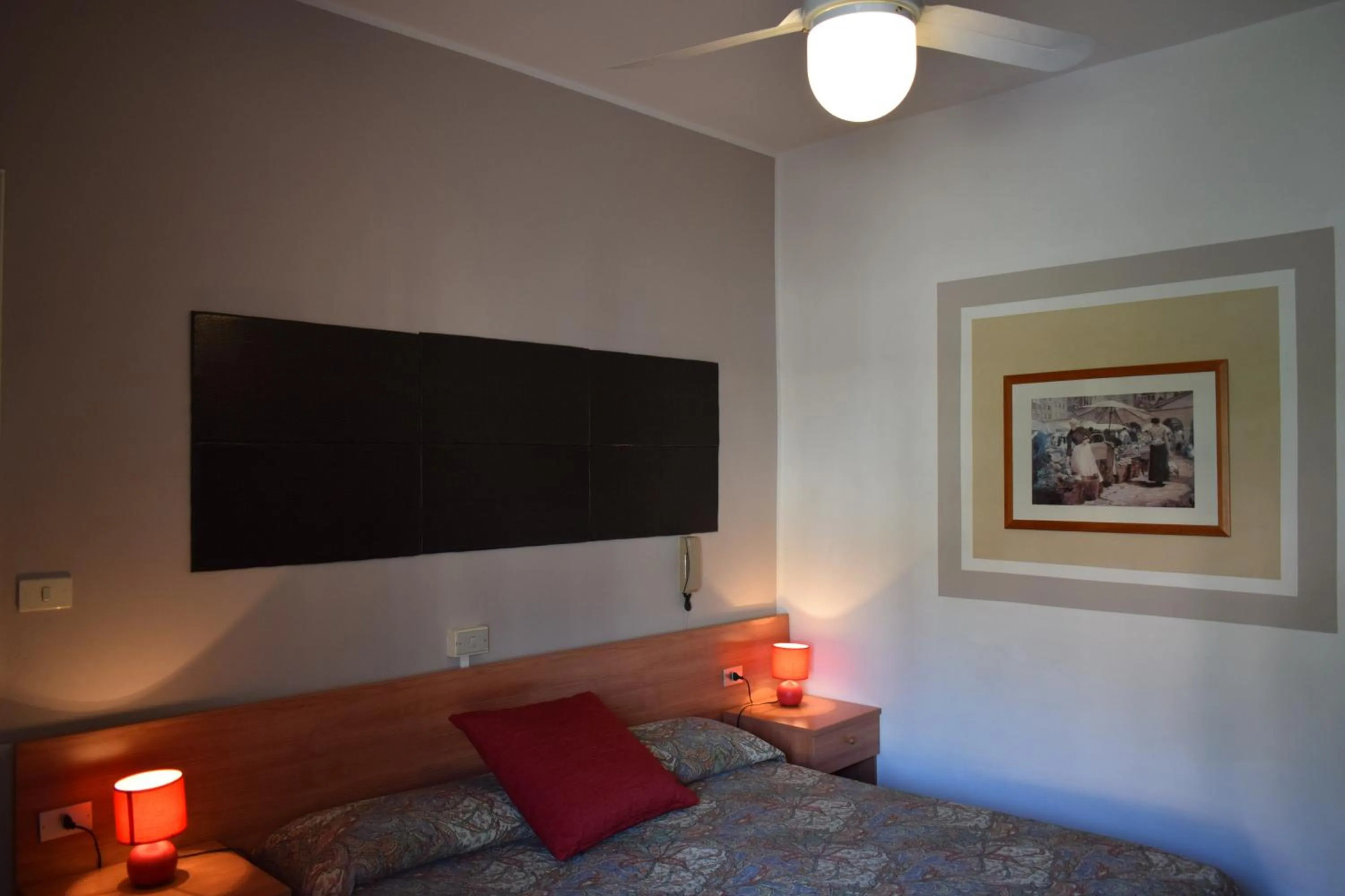 Bedroom, Bed in Albergo Al Pescatore