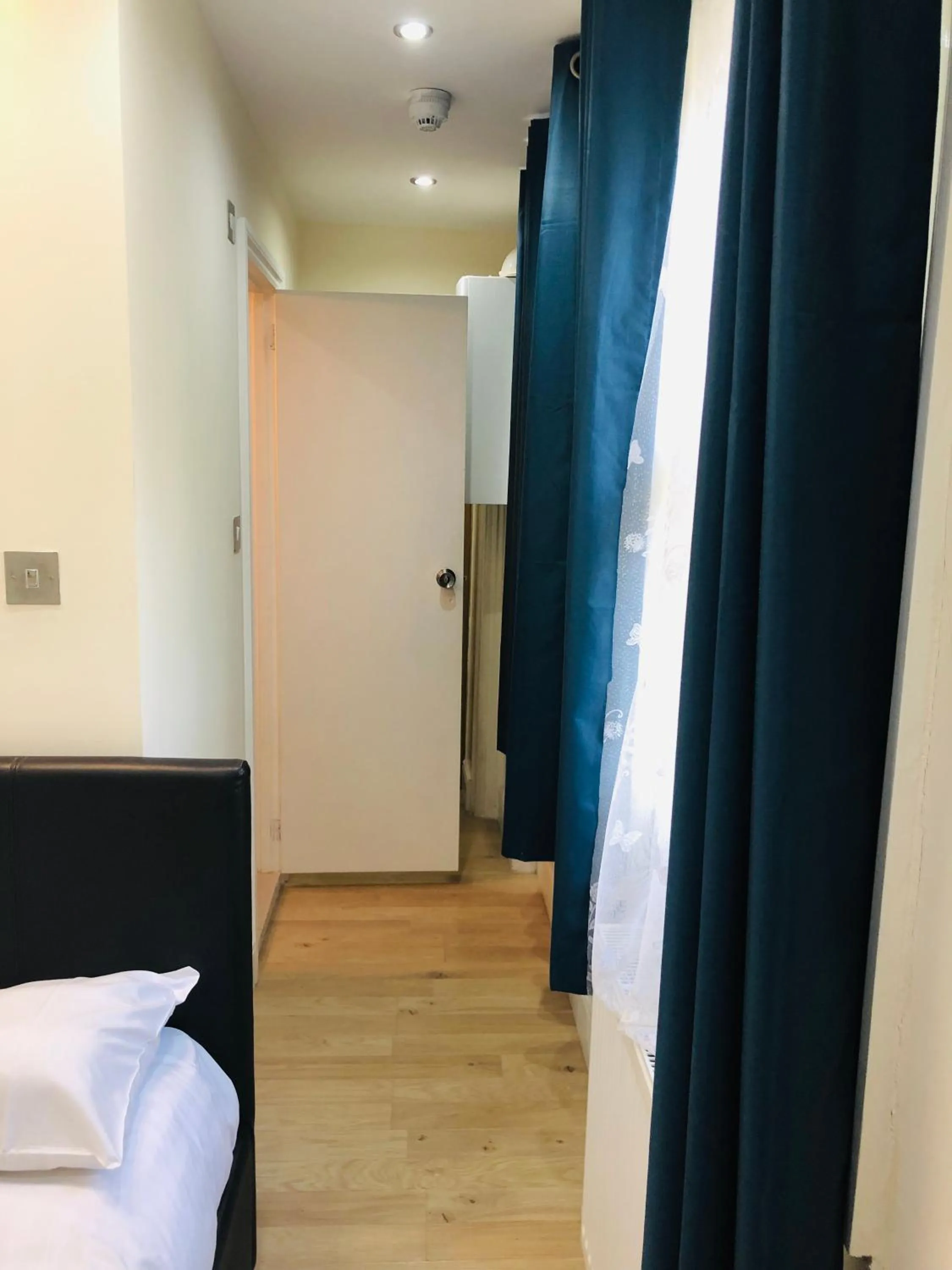 Bed in Kensington and Chelsea Apartment