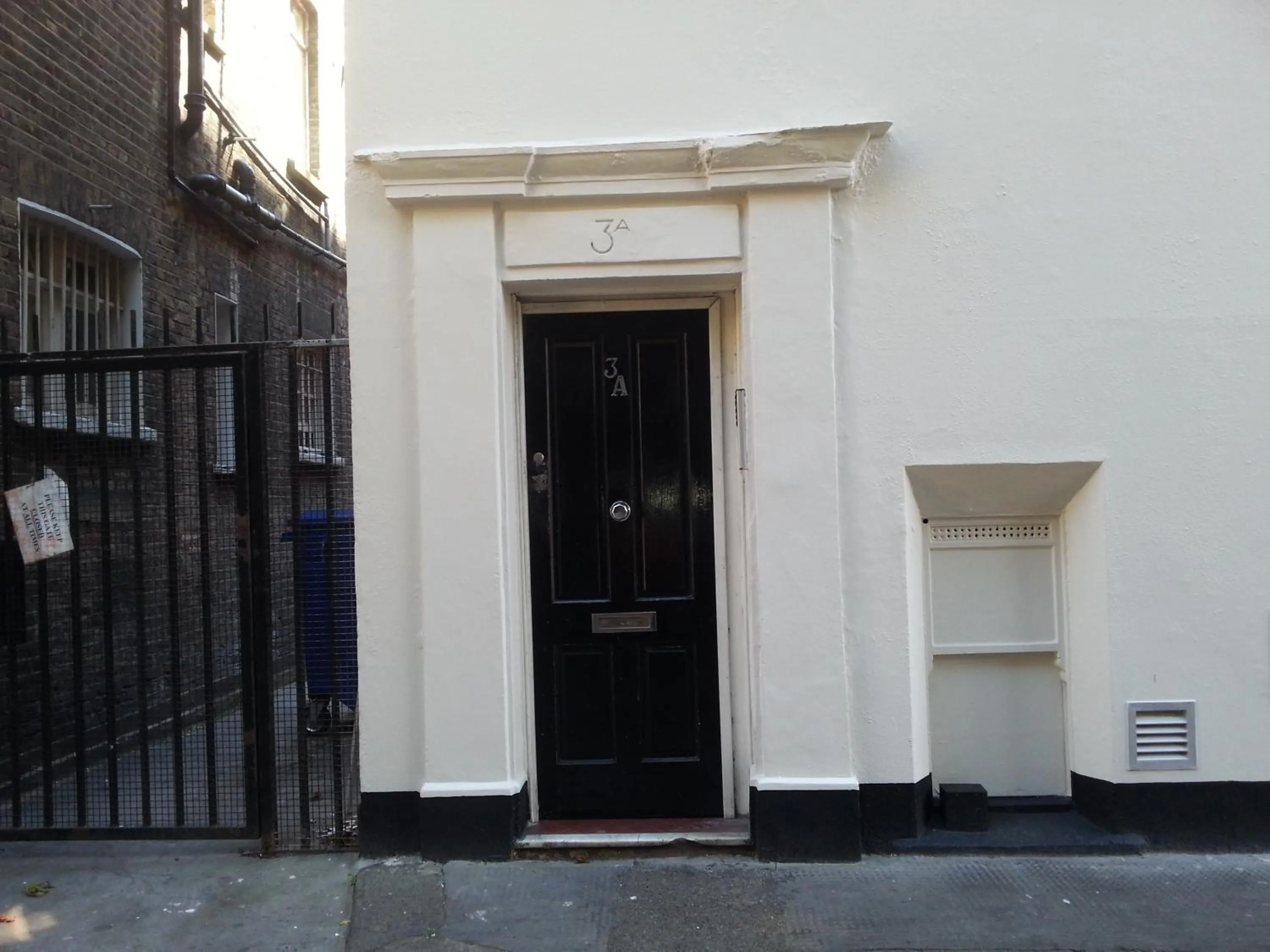 Facade/entrance in Kensington and Chelsea Apartment