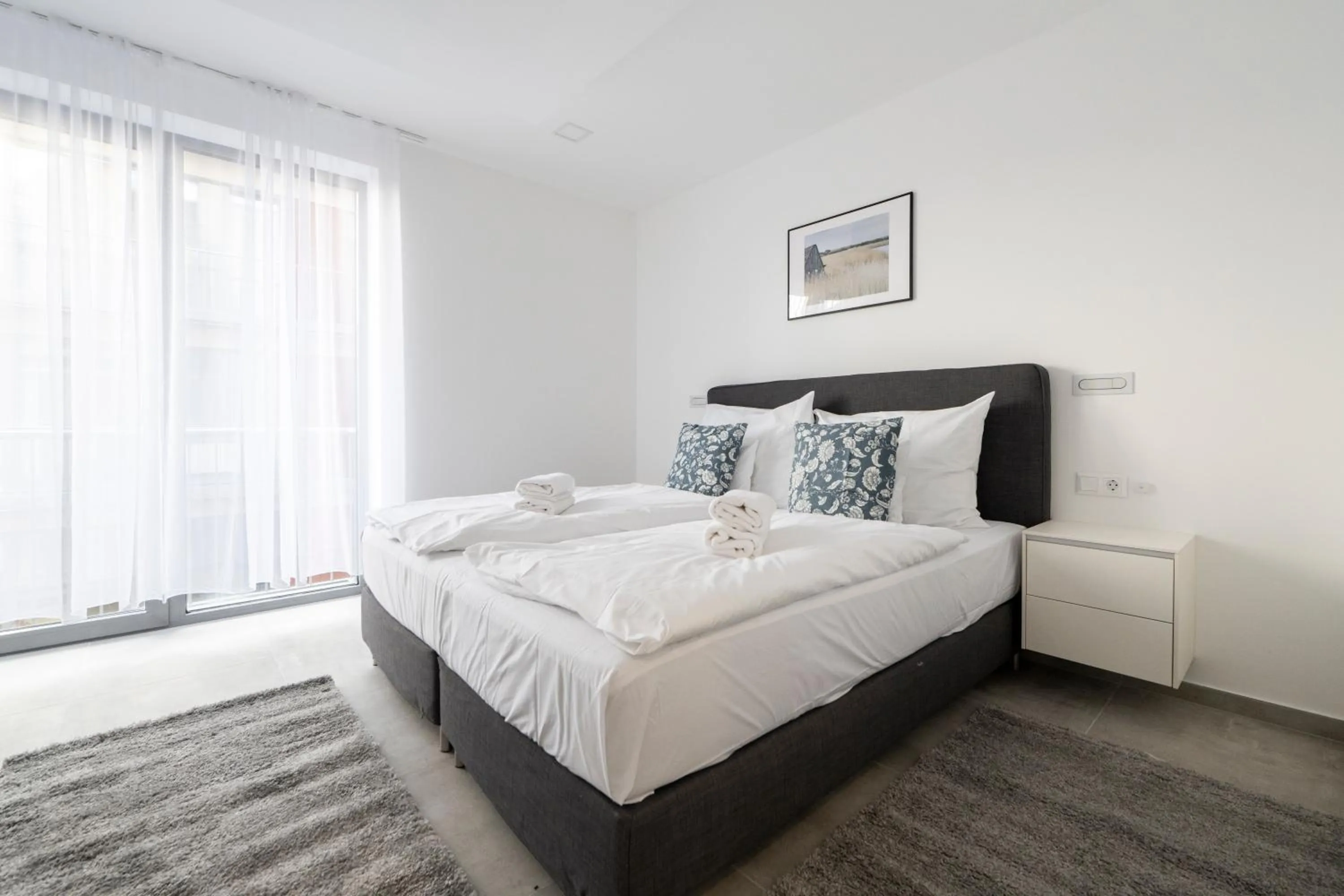 Photo of the whole room, Bed in SWU Opera