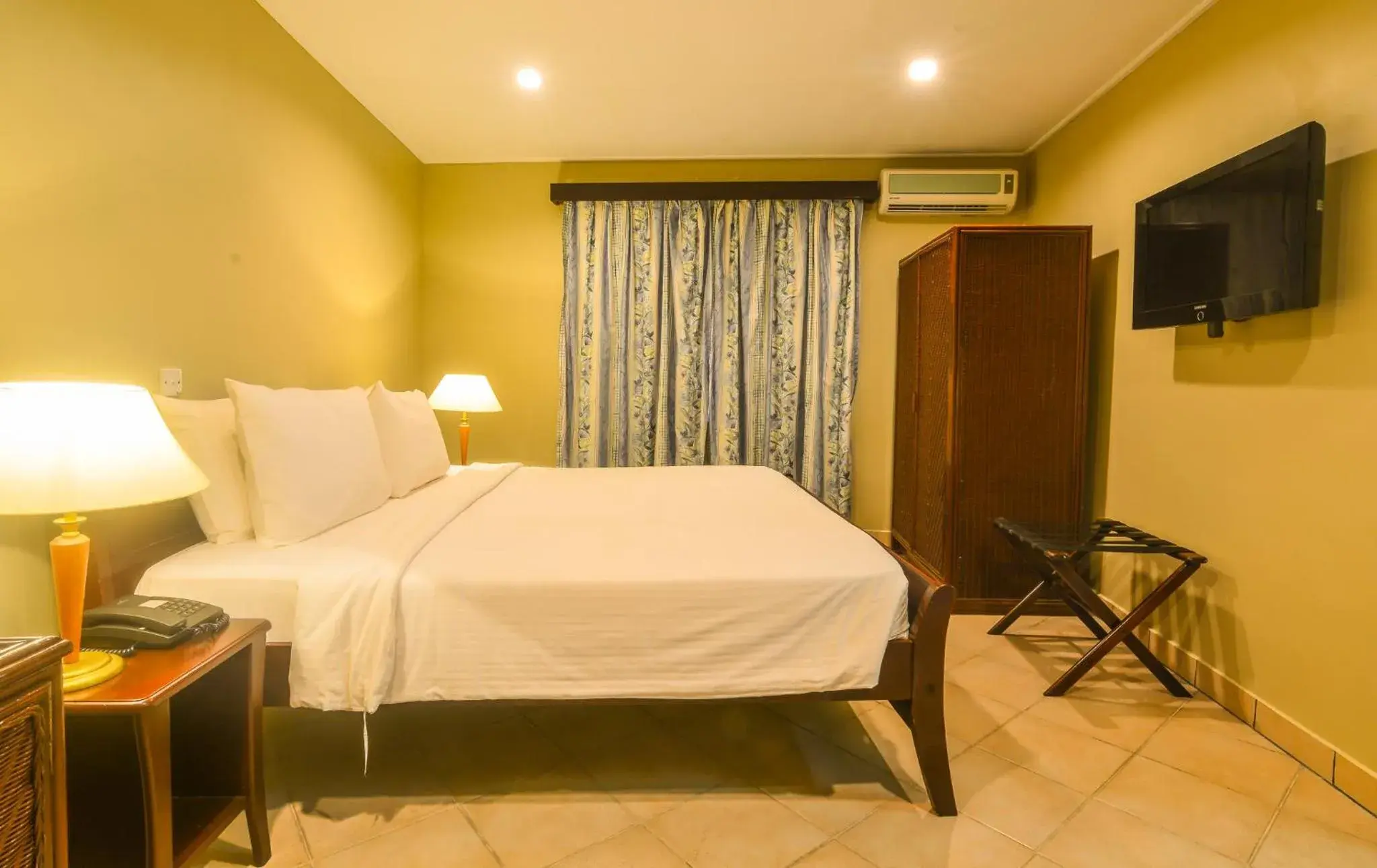 Standard Double or Twin Room in Berjaya Praslin Resort Standard Double or Twin Room in Berjaya Praslin Resort