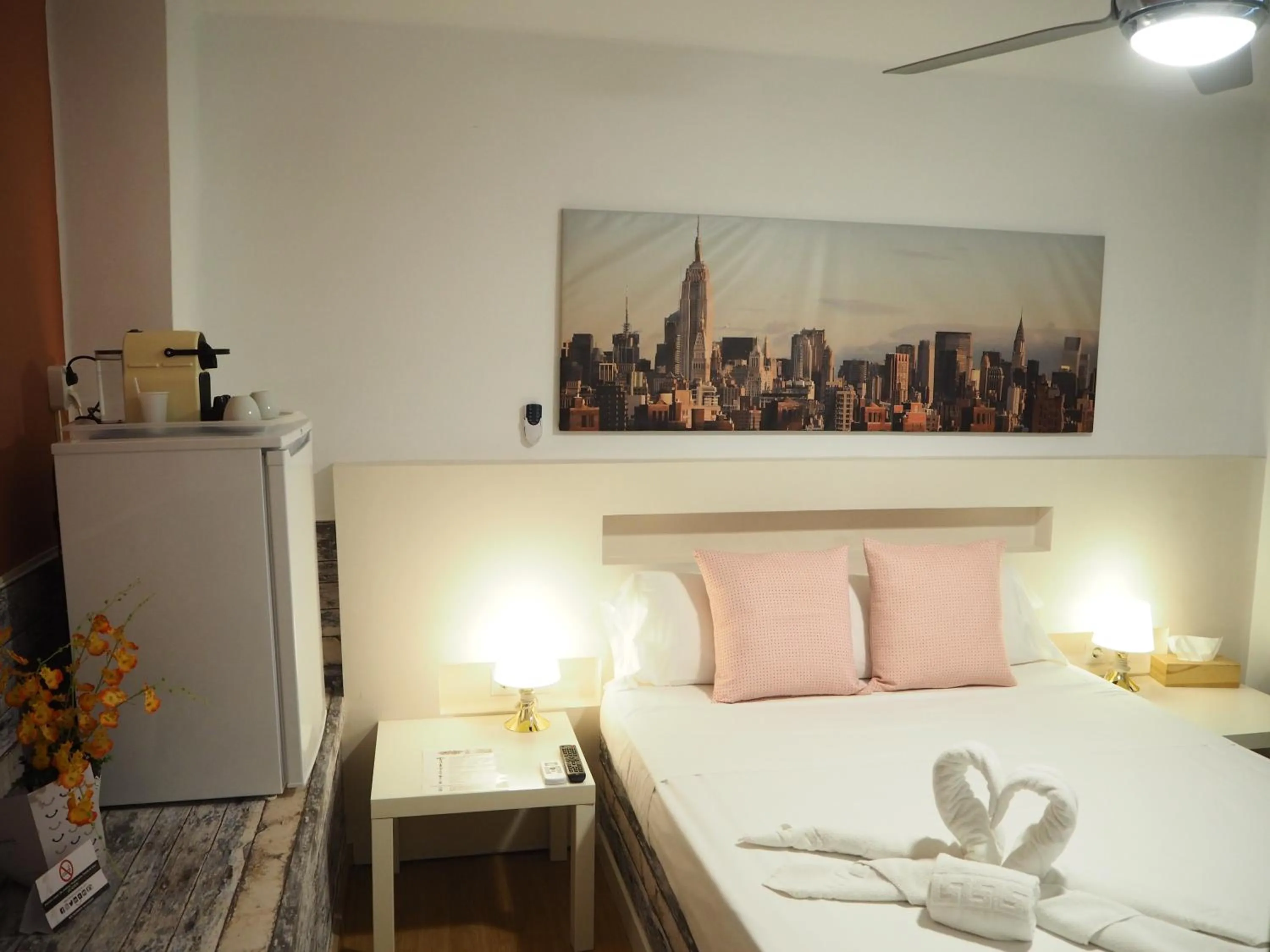 Family, Bed in VALENCIA SUITS YOU Centro Histórico, Establecimiento Automatizado-Fast Auto Check in&Out, Solo para Adultos-Adults only