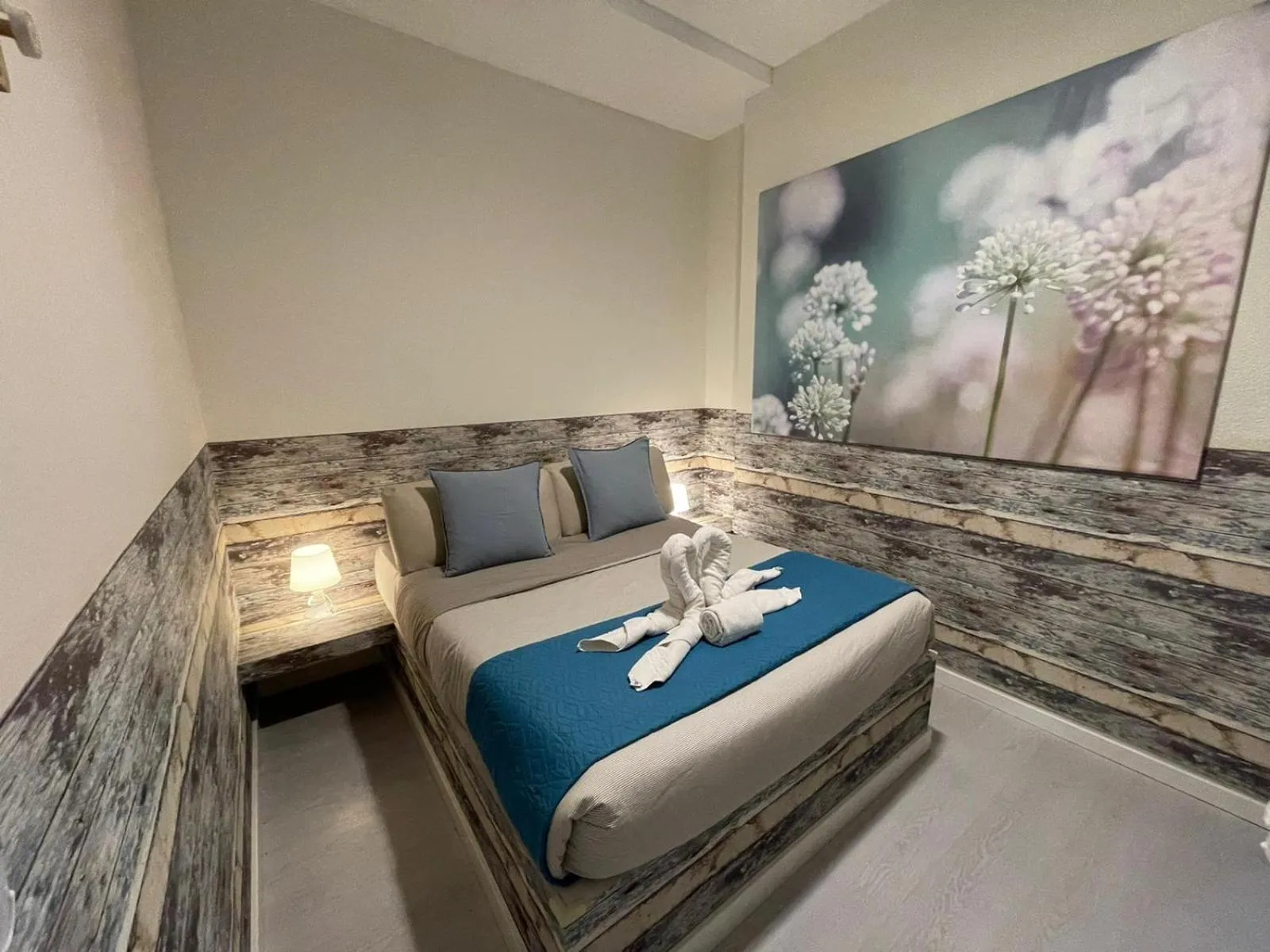 Property building, Bed in VALENCIA SUITS YOU Centro Histórico, Establecimiento Automatizado-Fast Auto Check in&Out, Solo para Adultos-Adults only