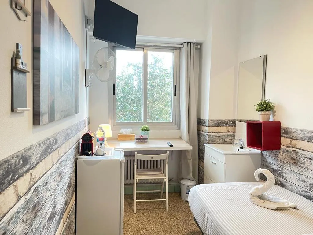 Bed in VALENCIA SUITS YOU Centro Histórico, Establecimiento Automatizado-Fast Auto Check in&Out, Solo para Adultos-Adults only