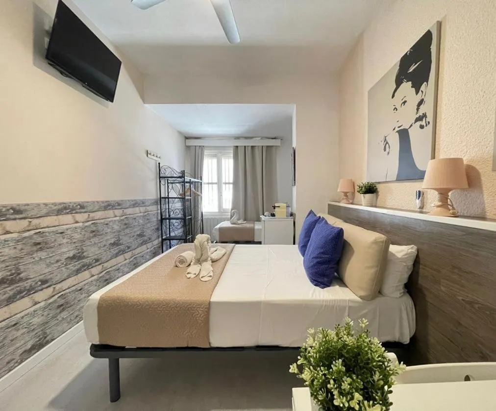 Bed in VALENCIA SUITS YOU Centro Histórico, Establecimiento Automatizado-Fast Auto Check in&Out, Solo para Adultos-Adults only