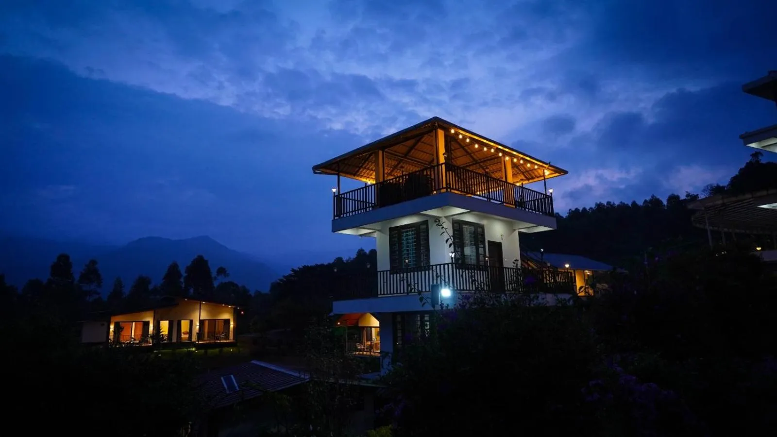 Property building in Cleveland Resorts Kanthalloor