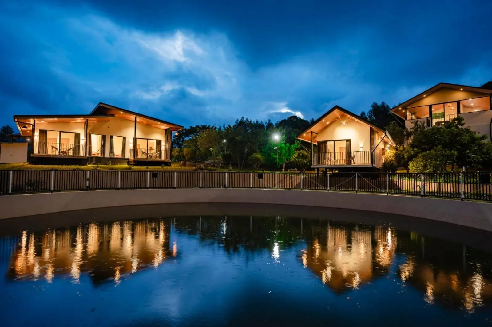 Property building in Cleveland Resorts Kanthalloor