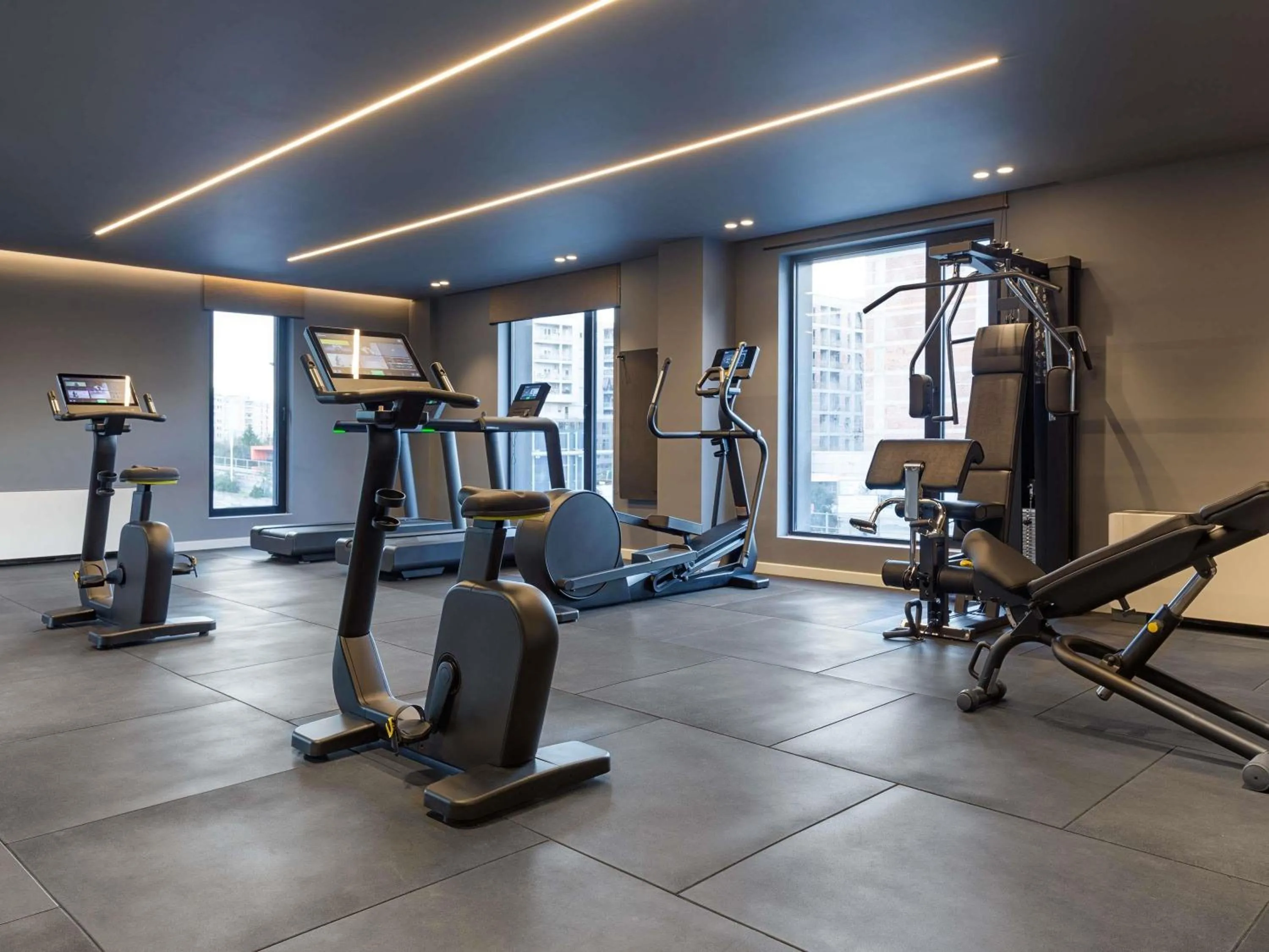Fitness centre/facilities in Mercure Tirana