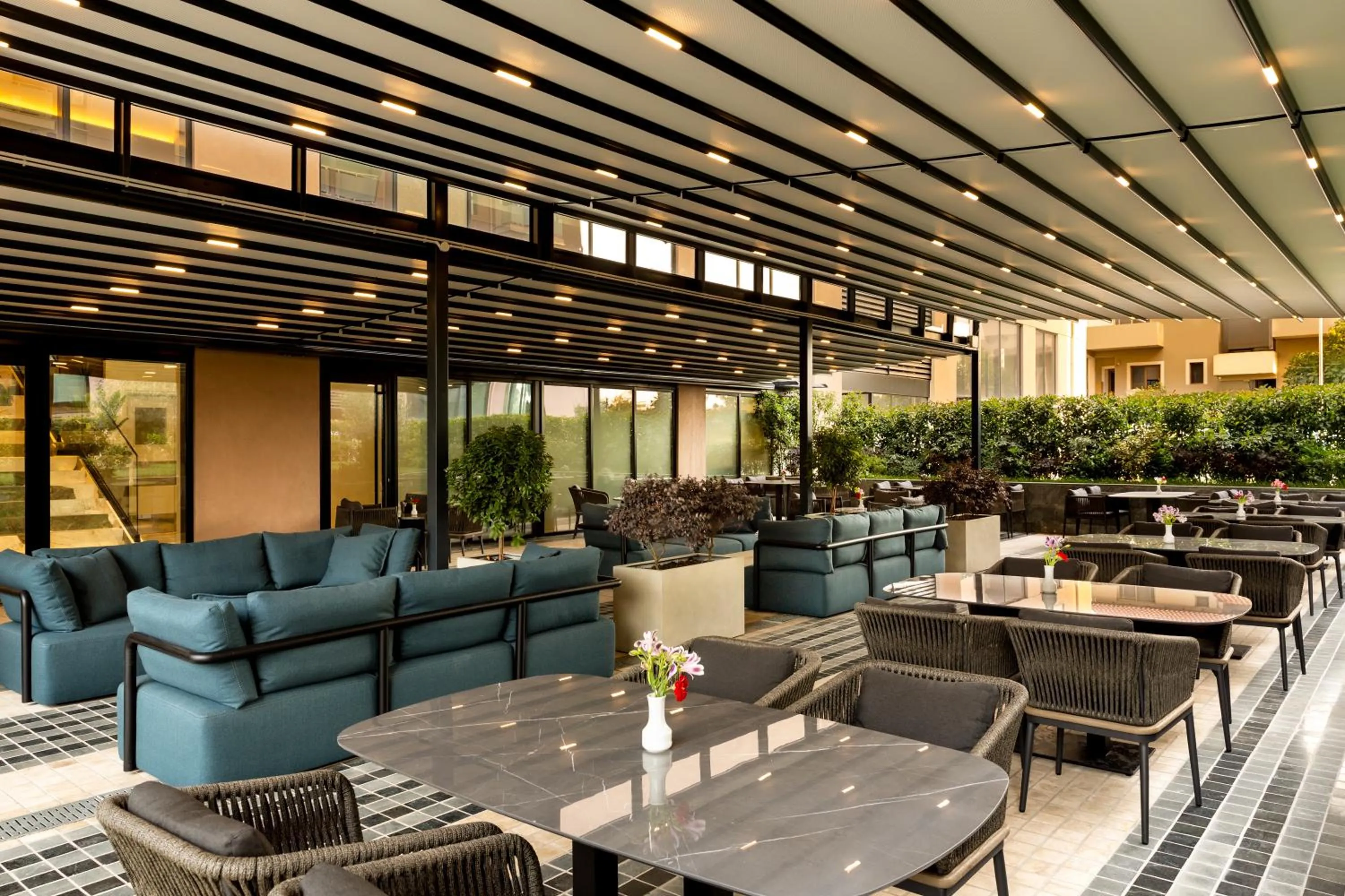 Restaurant/places to eat in Mercure Tirana