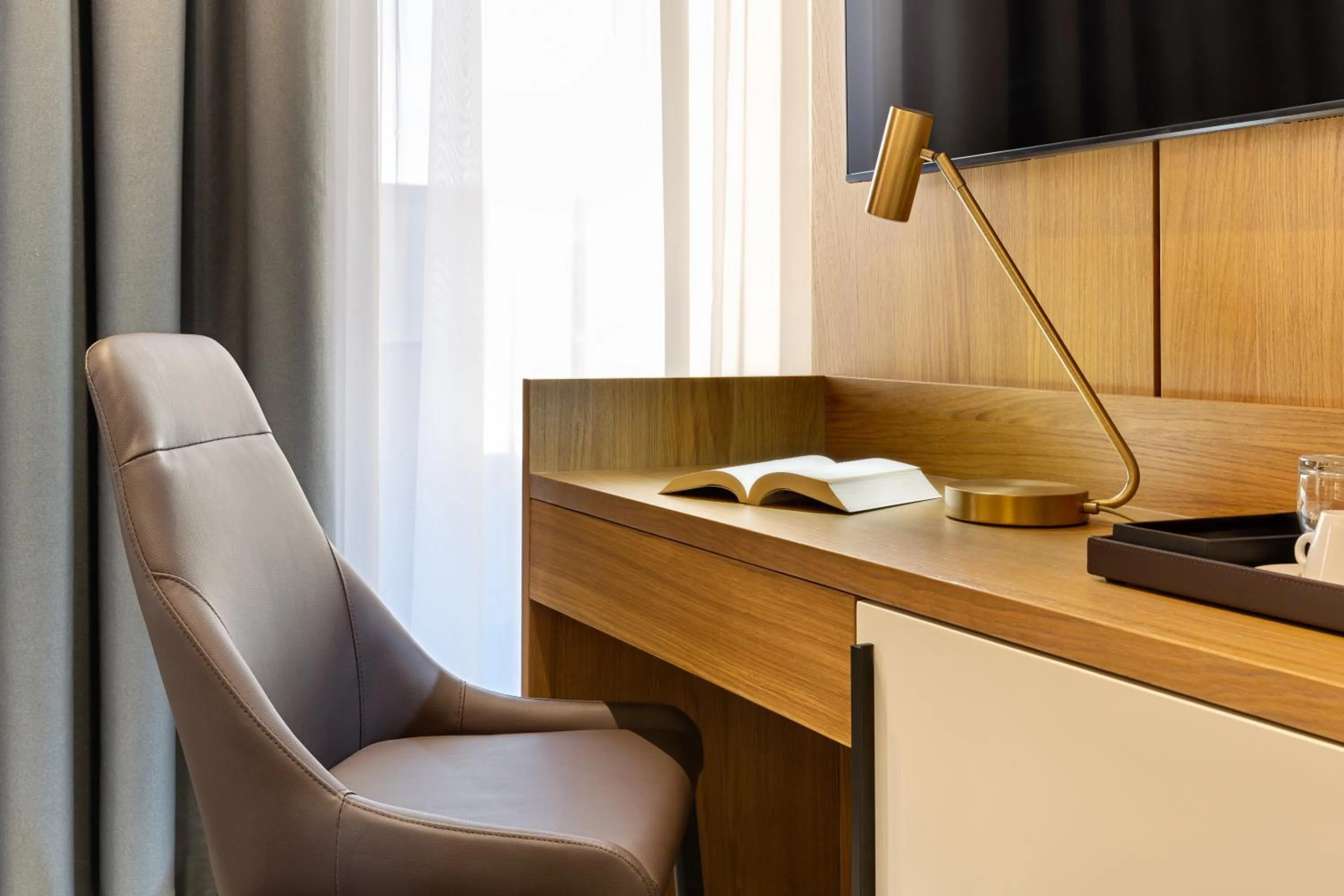 Restaurant/places to eat in Mercure Tirana