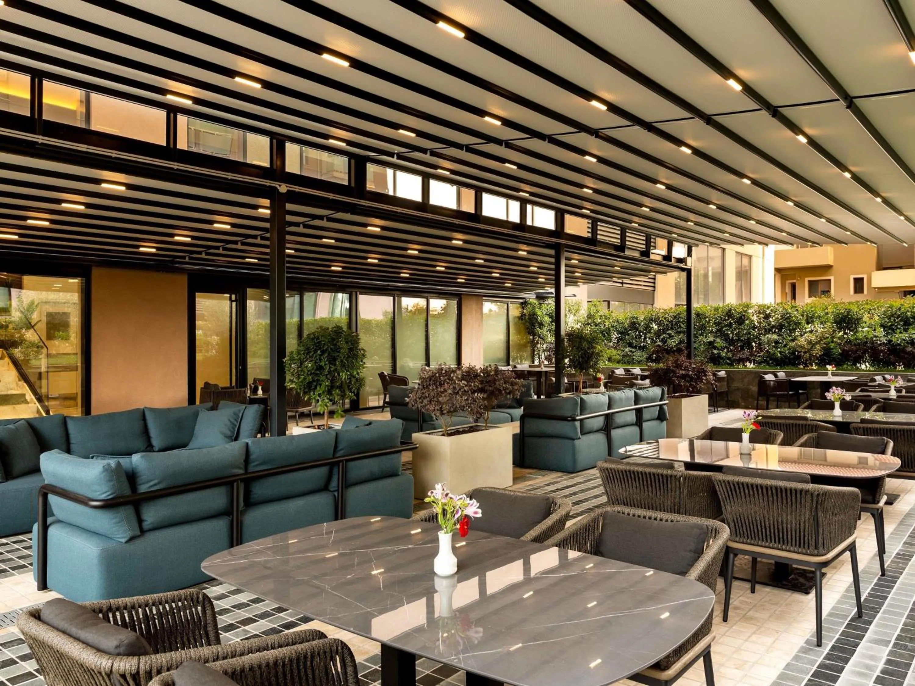 Lounge or bar in Mercure Tirana