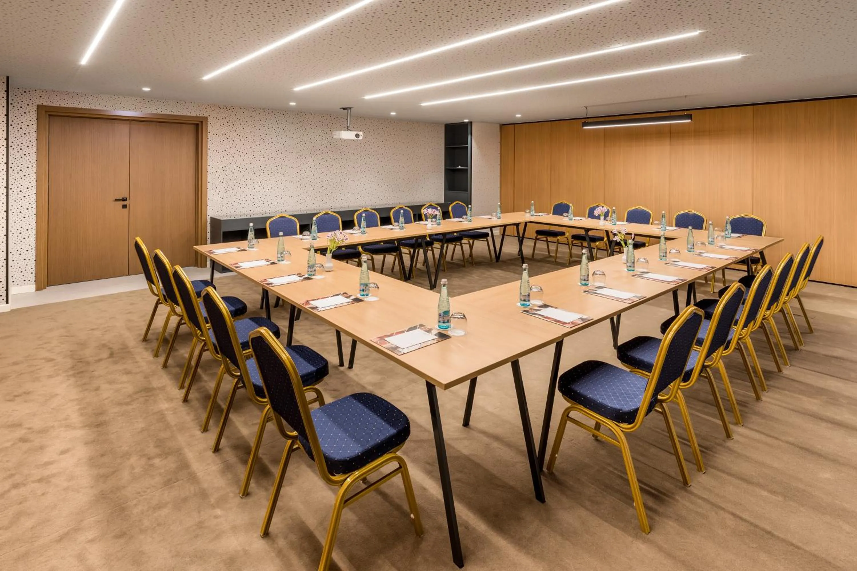 Meeting/conference room in Mercure Tirana